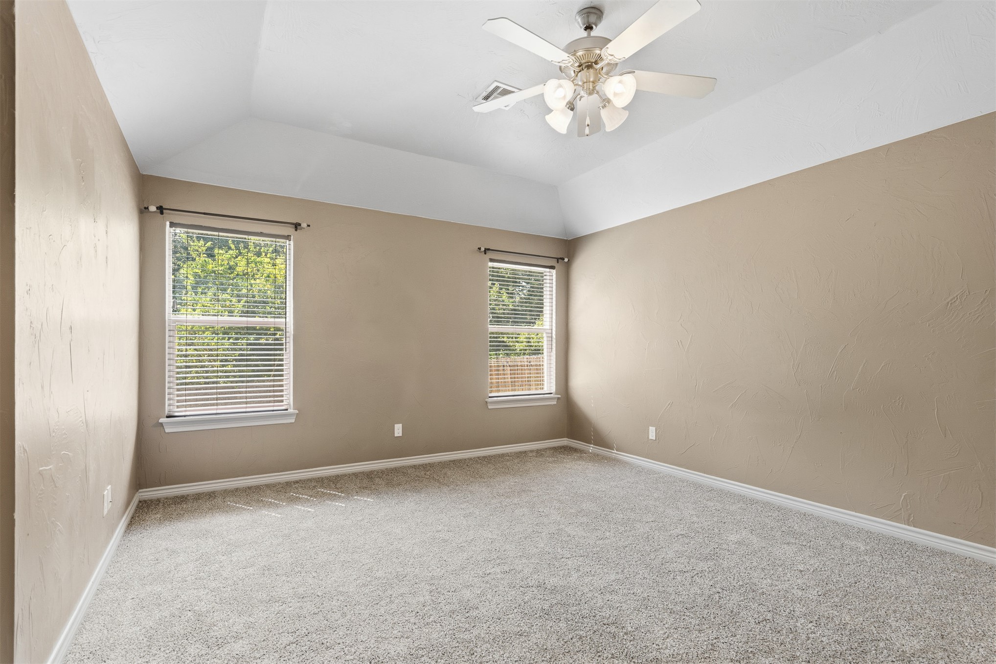 4702 Lake Shore Drive Property Photo 18