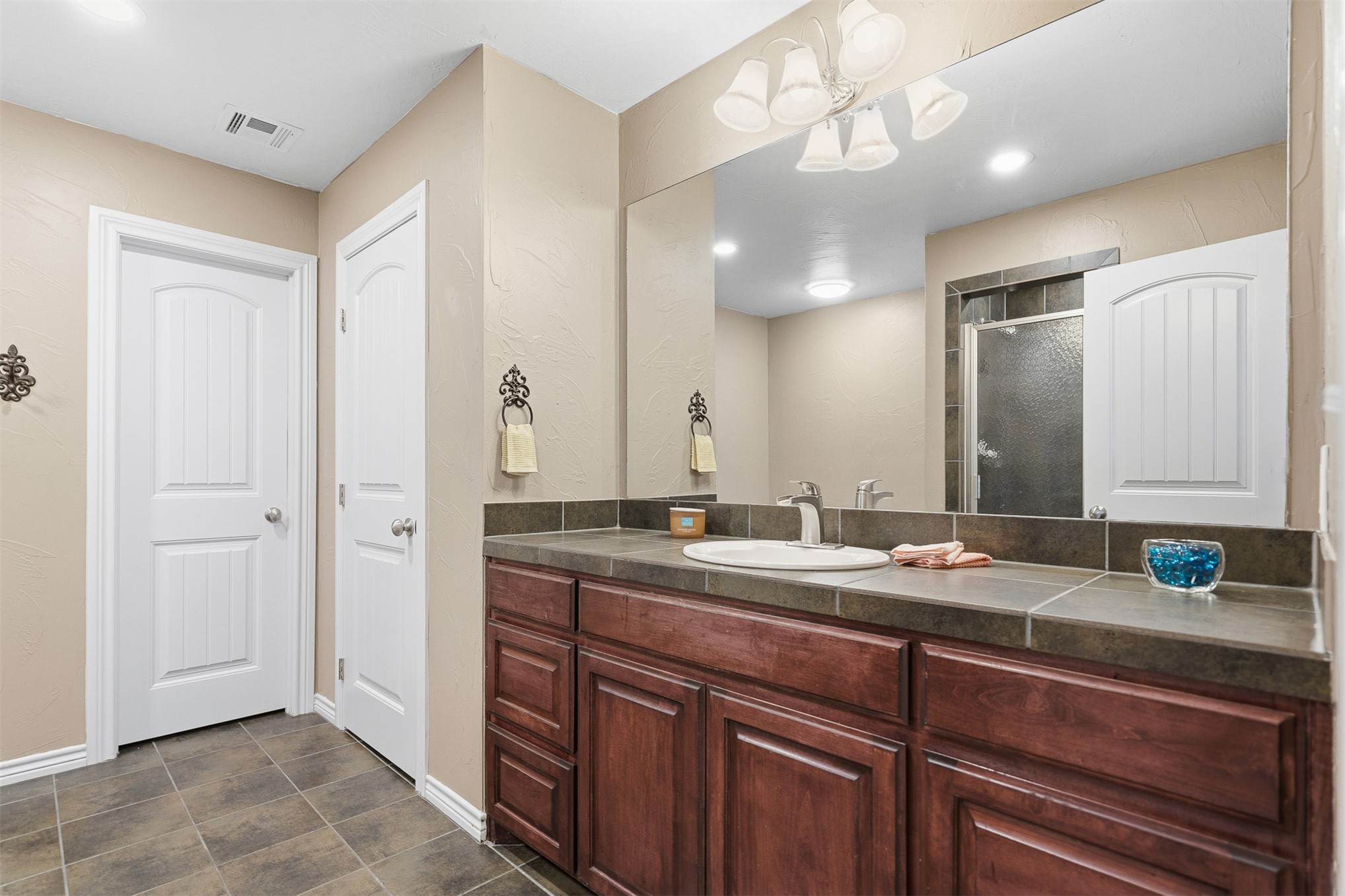 4702 Lake Shore Drive Property Photo 20