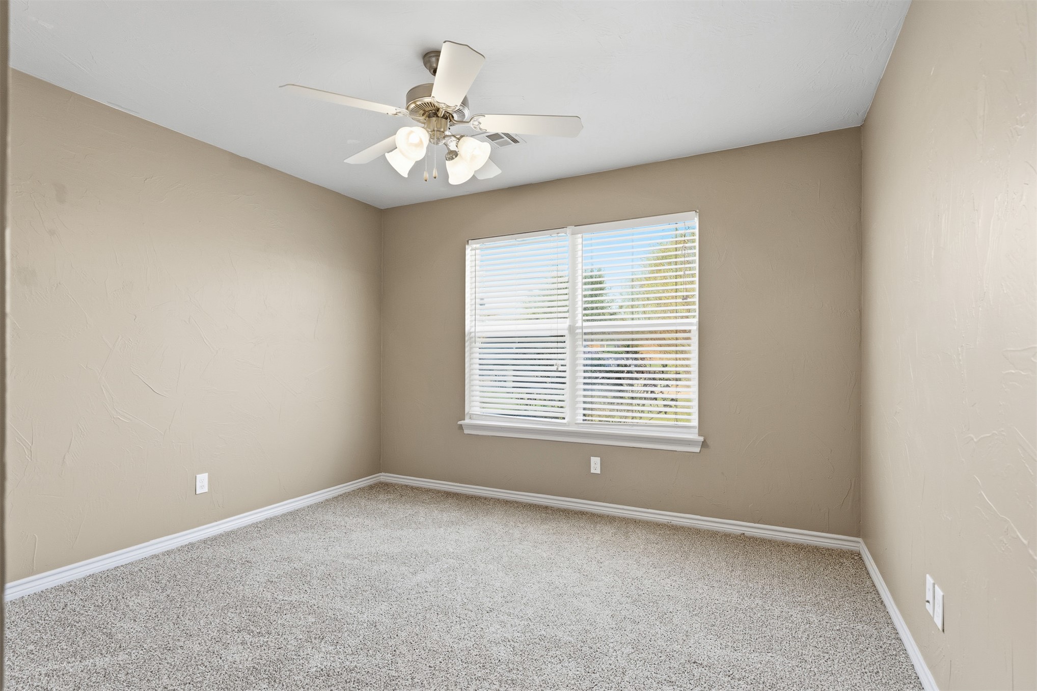 4702 Lake Shore Drive Property Photo 28