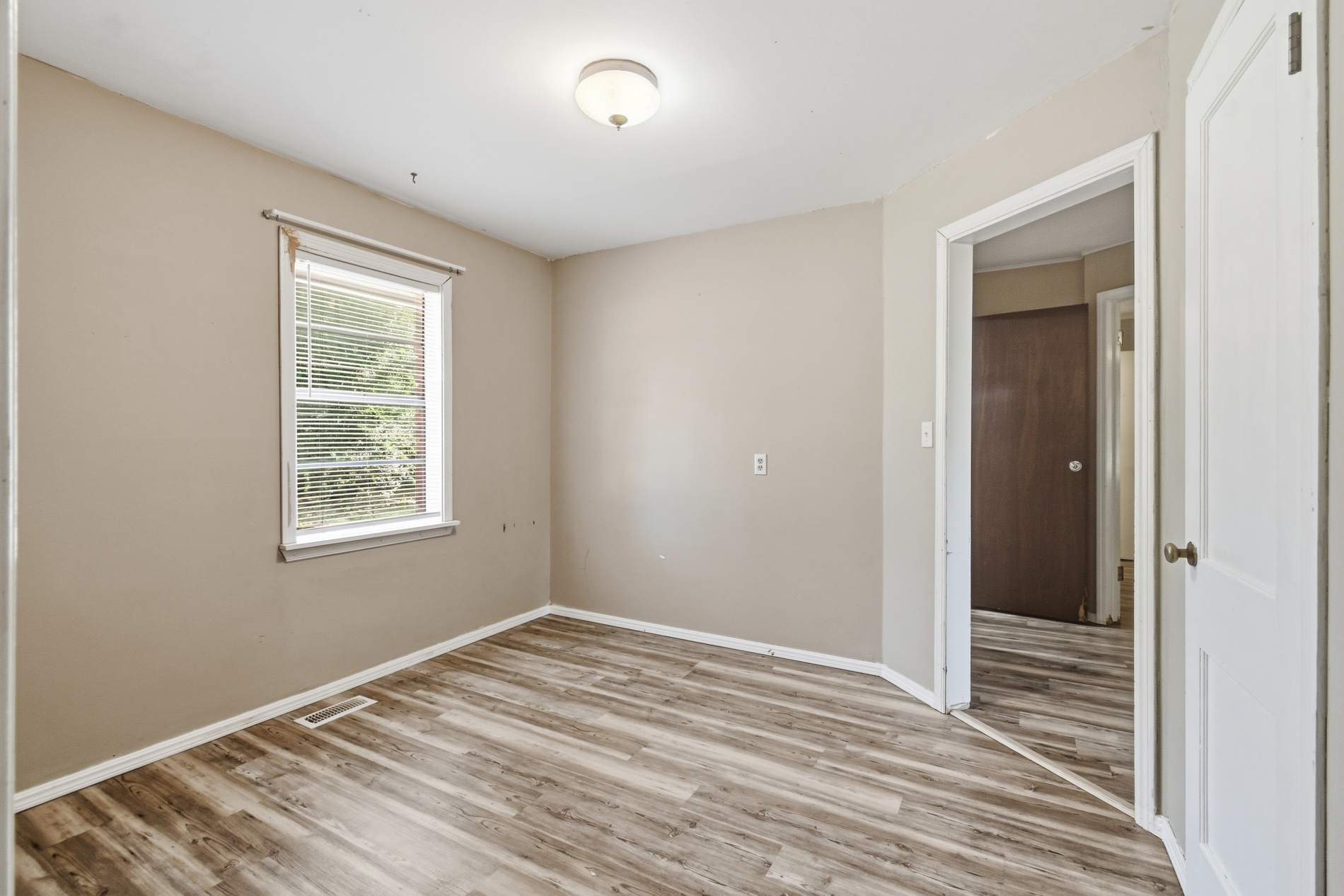7711 E 131st Street Property Photo 14