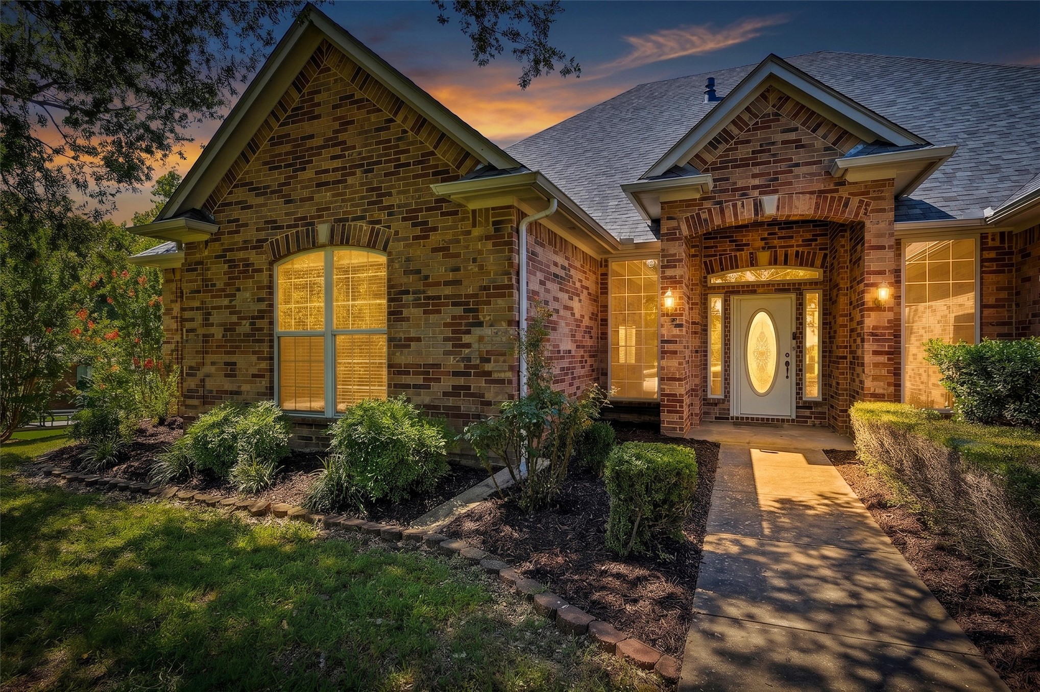 3201 Greenbriar Property Photo 2