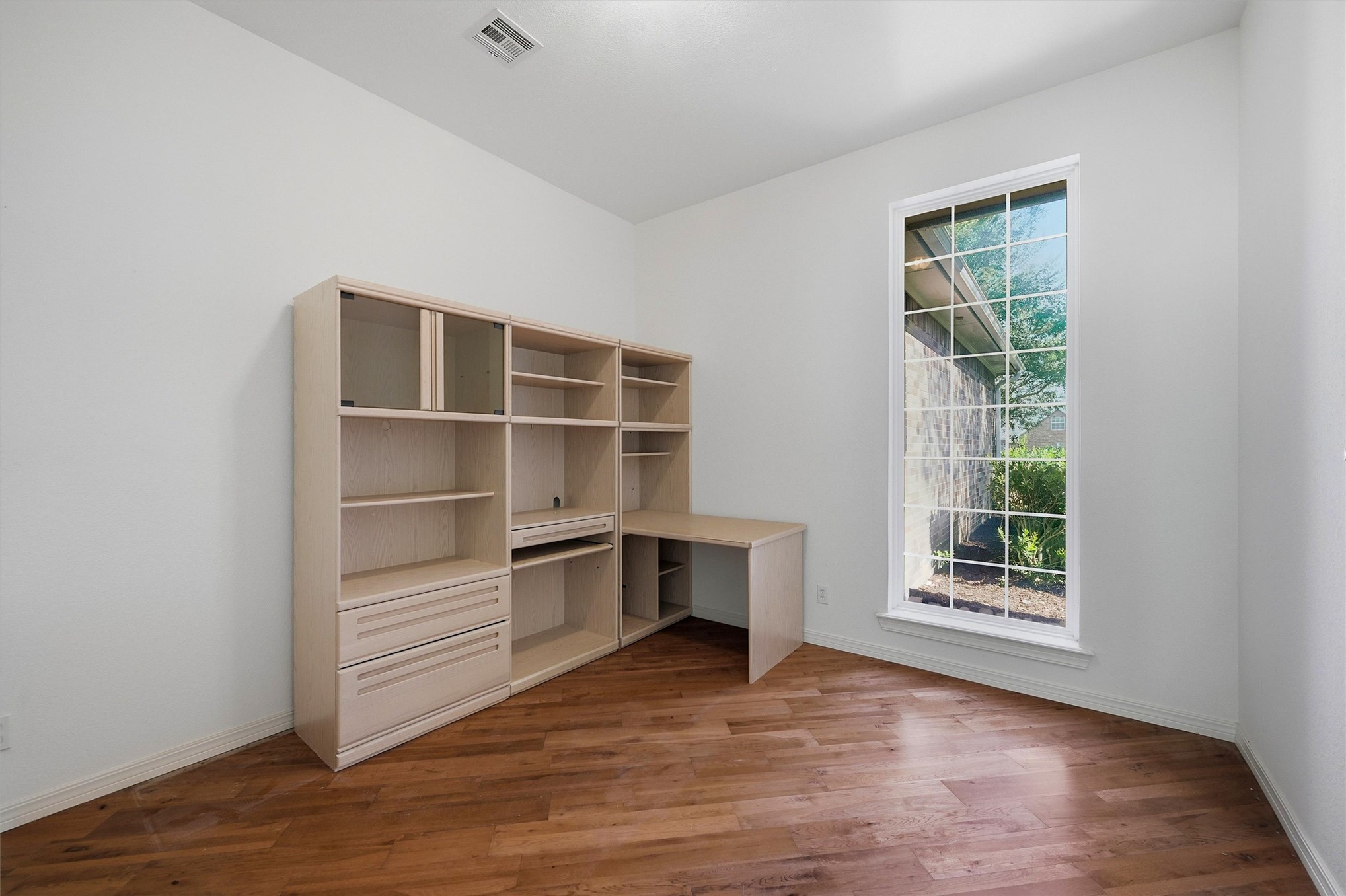3201 Greenbriar Property Photo 8