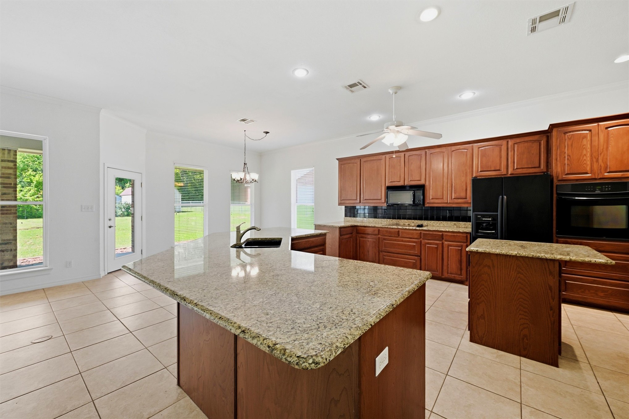 3201 Greenbriar Property Photo 13