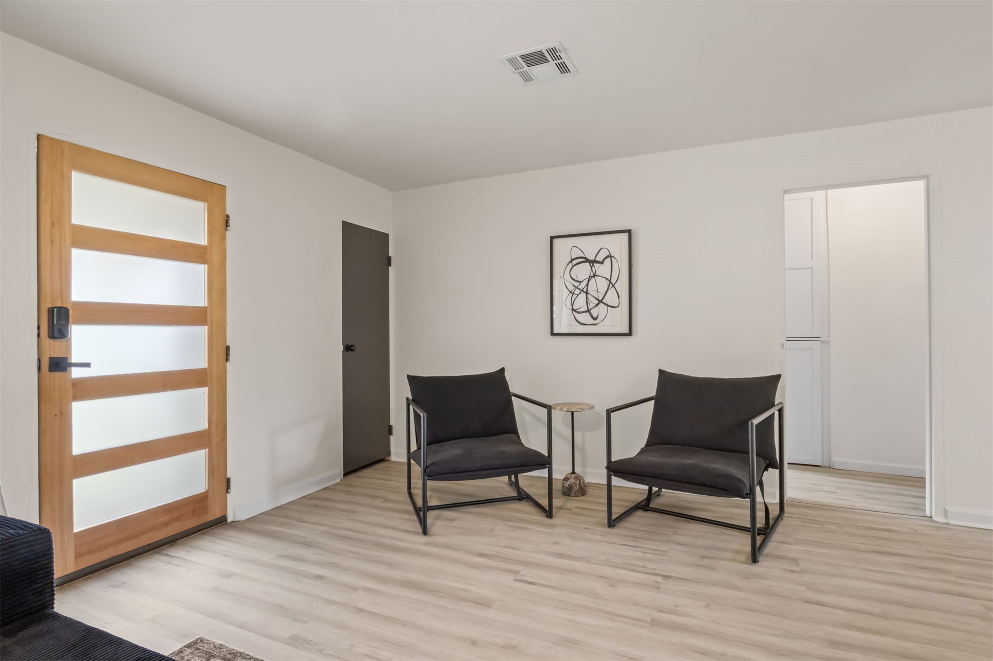 4828 S Madison Avenue Property Photo 8