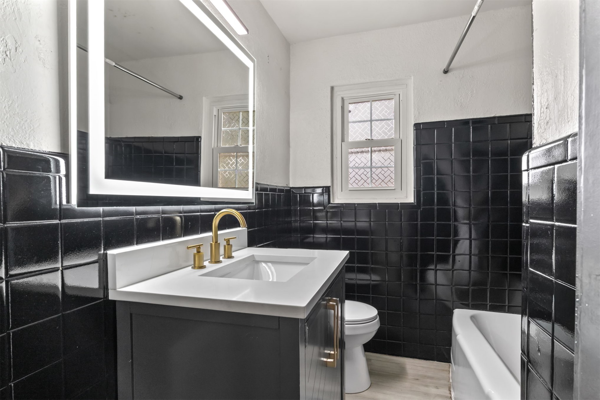 4828 S Madison Avenue Property Photo 24