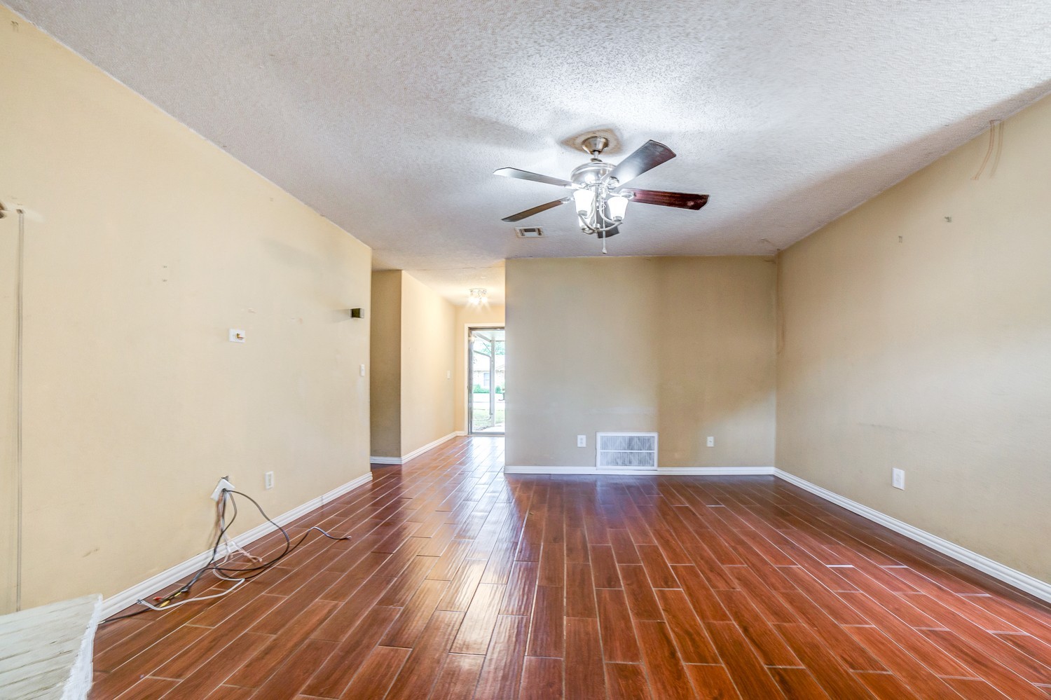 200 W Delmar Street Property Photo 7