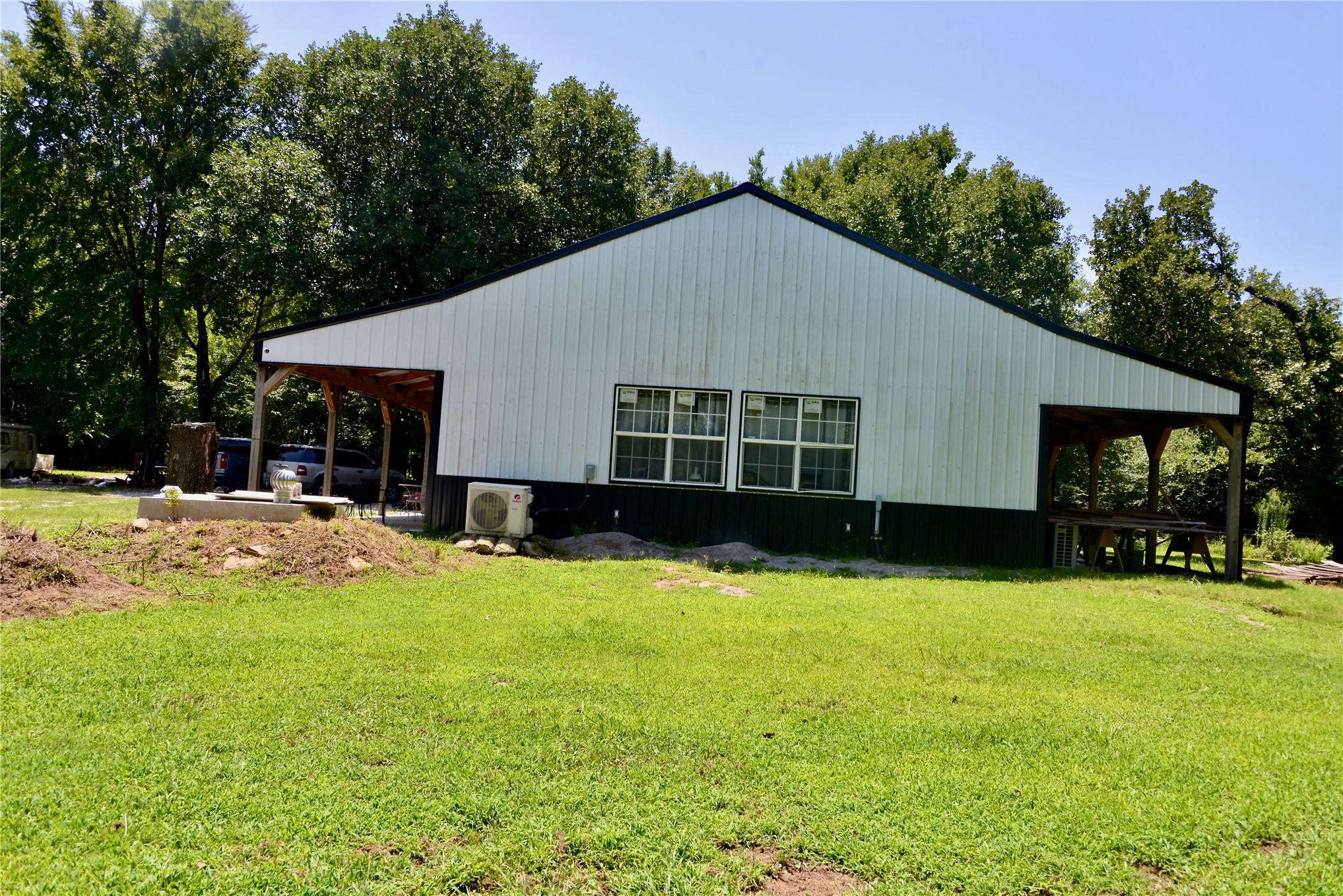 2330 S Bixby Road Property Photo 4