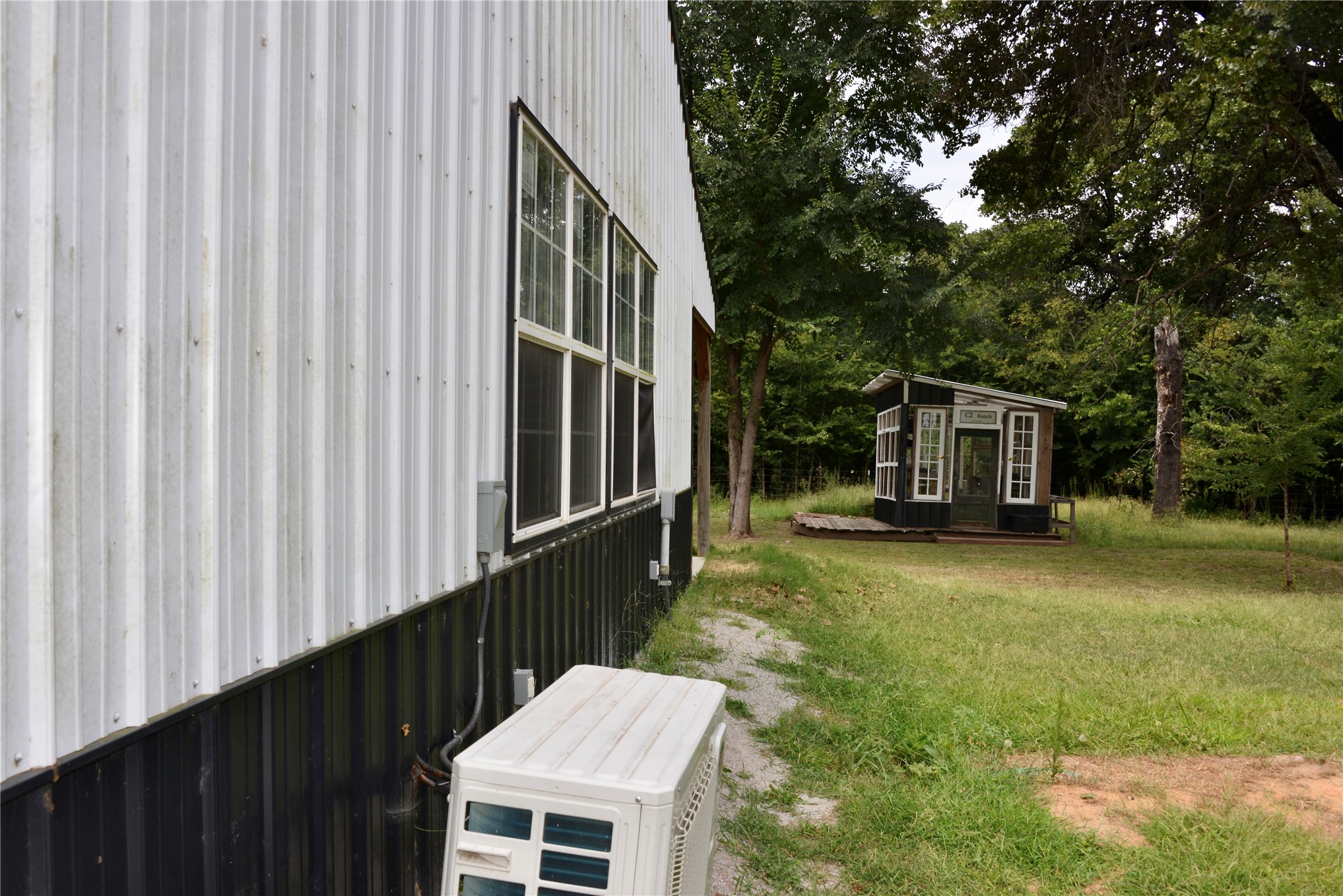 2330 S Bixby Road Property Photo 8
