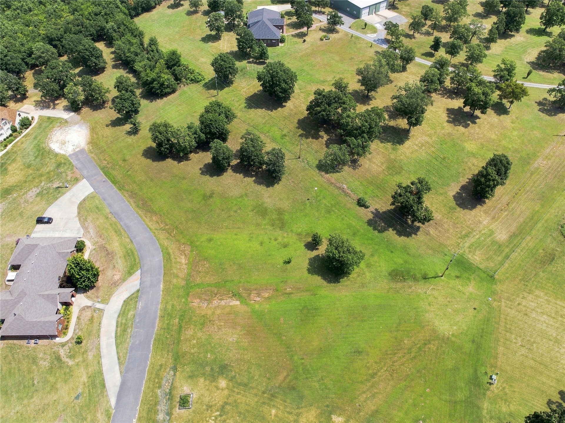 957 Road Property Photo 6