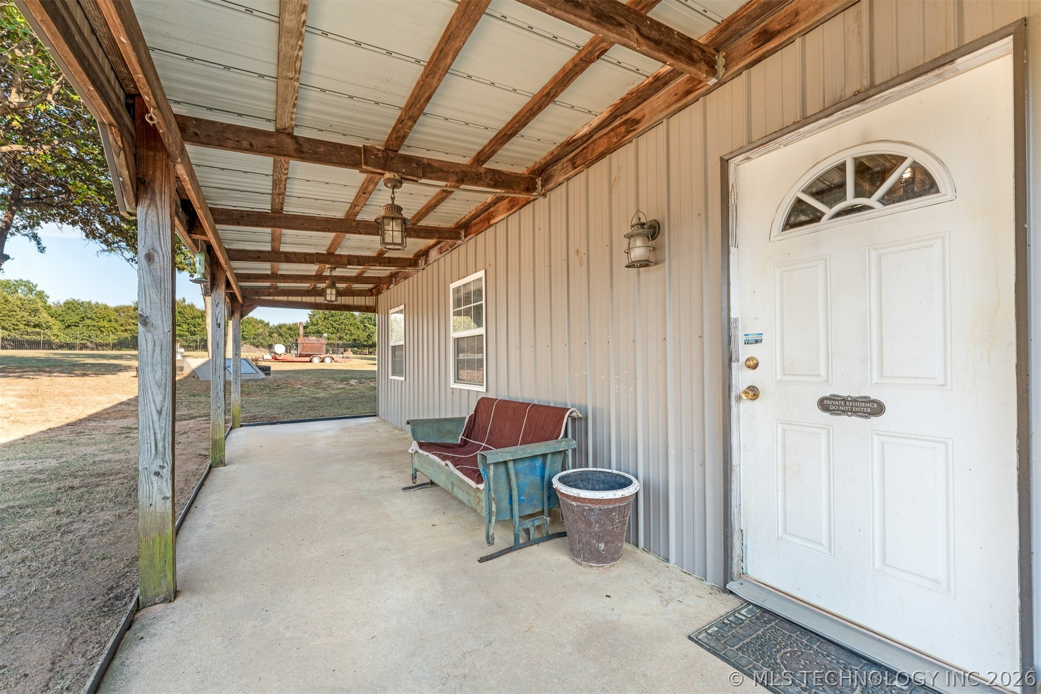 106082 N 3810 Street Property Photo 9