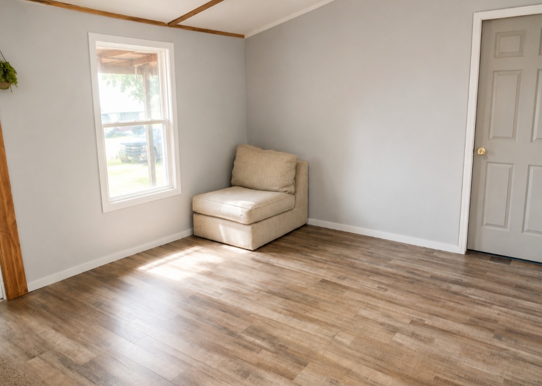 421157 E 1090 Road Property Photo 2