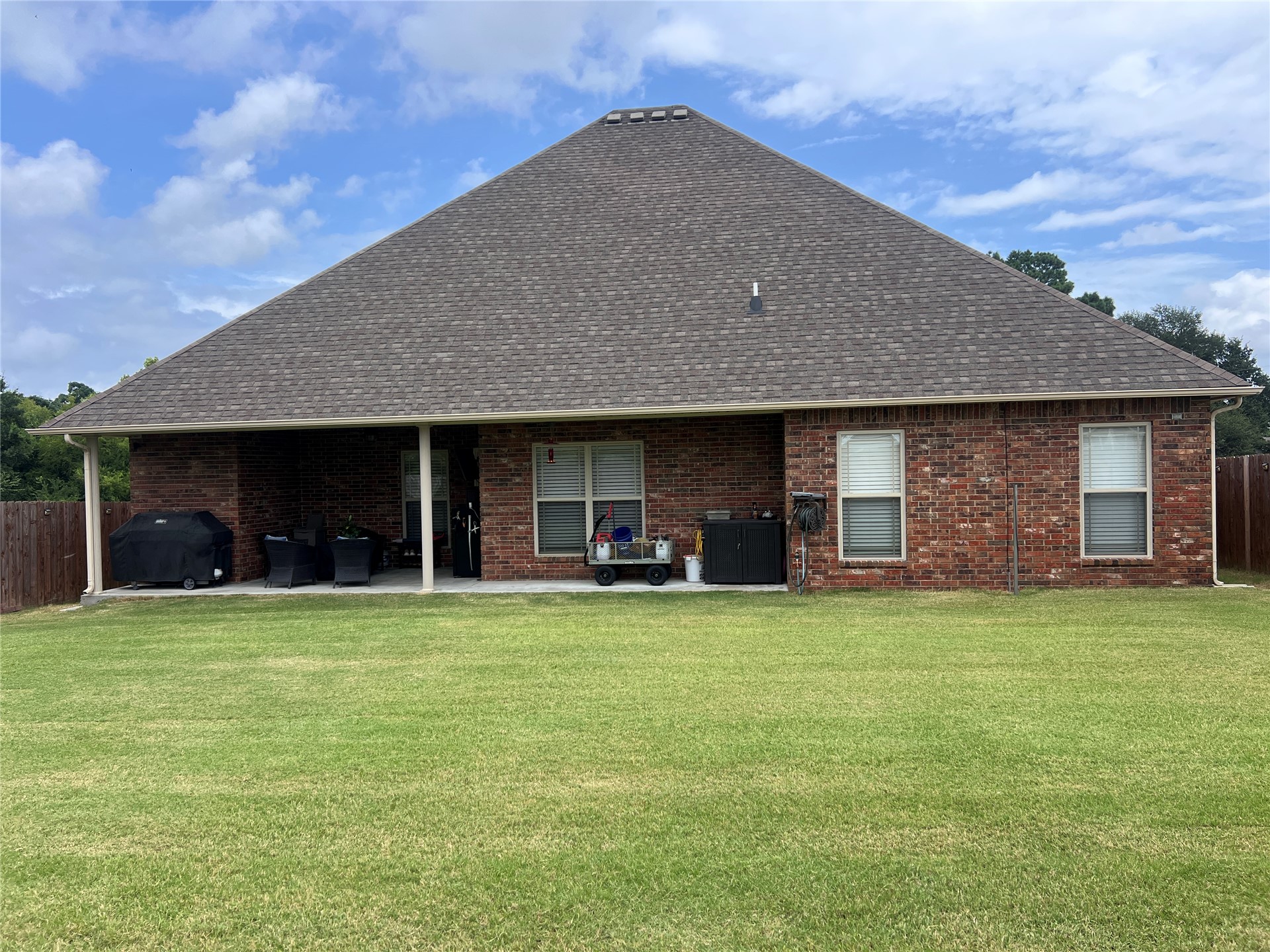 804 Great Oaks Drive Property Photo 3