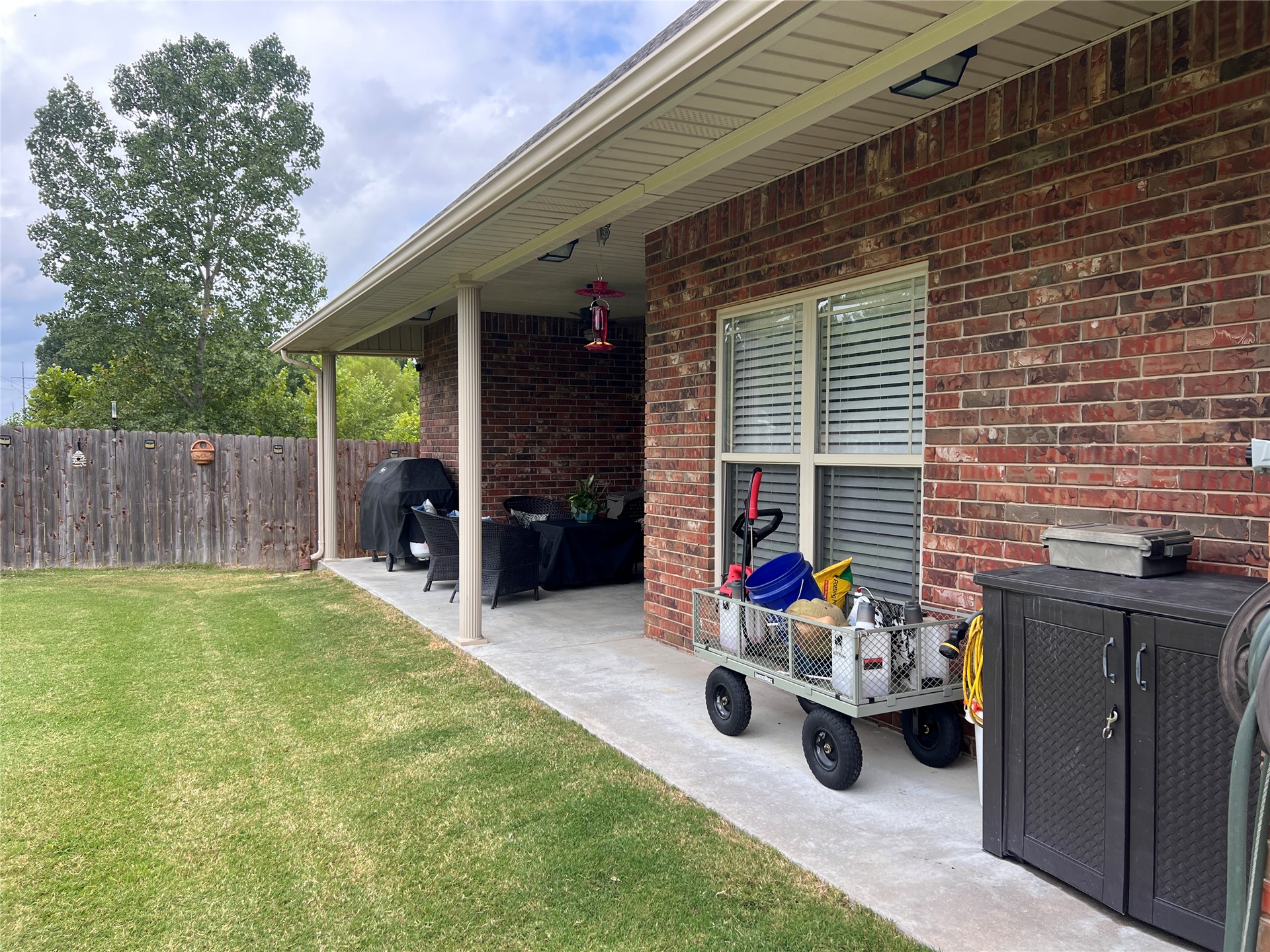 804 Great Oaks Drive Property Photo 4