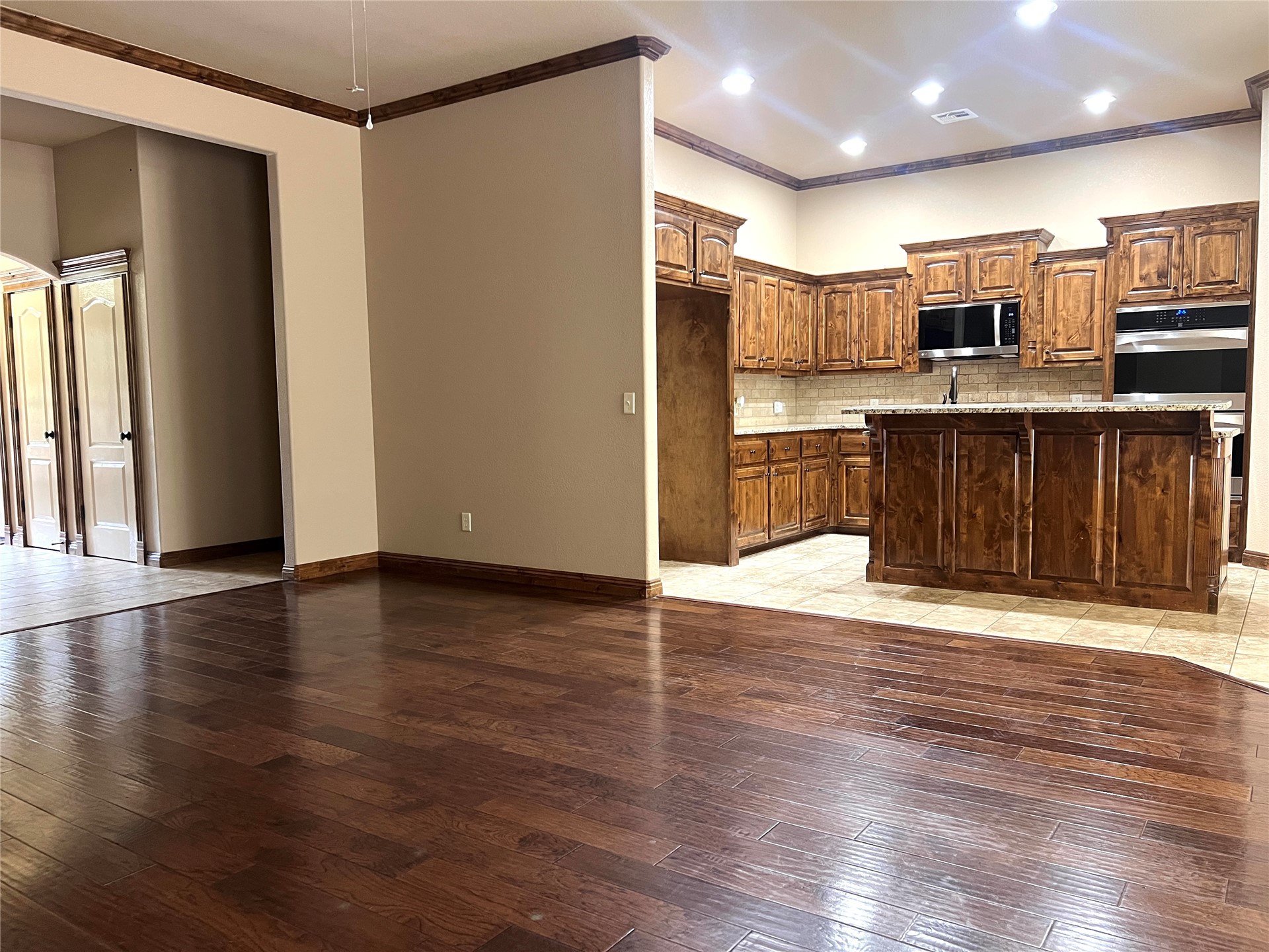 804 Great Oaks Drive Property Photo 8
