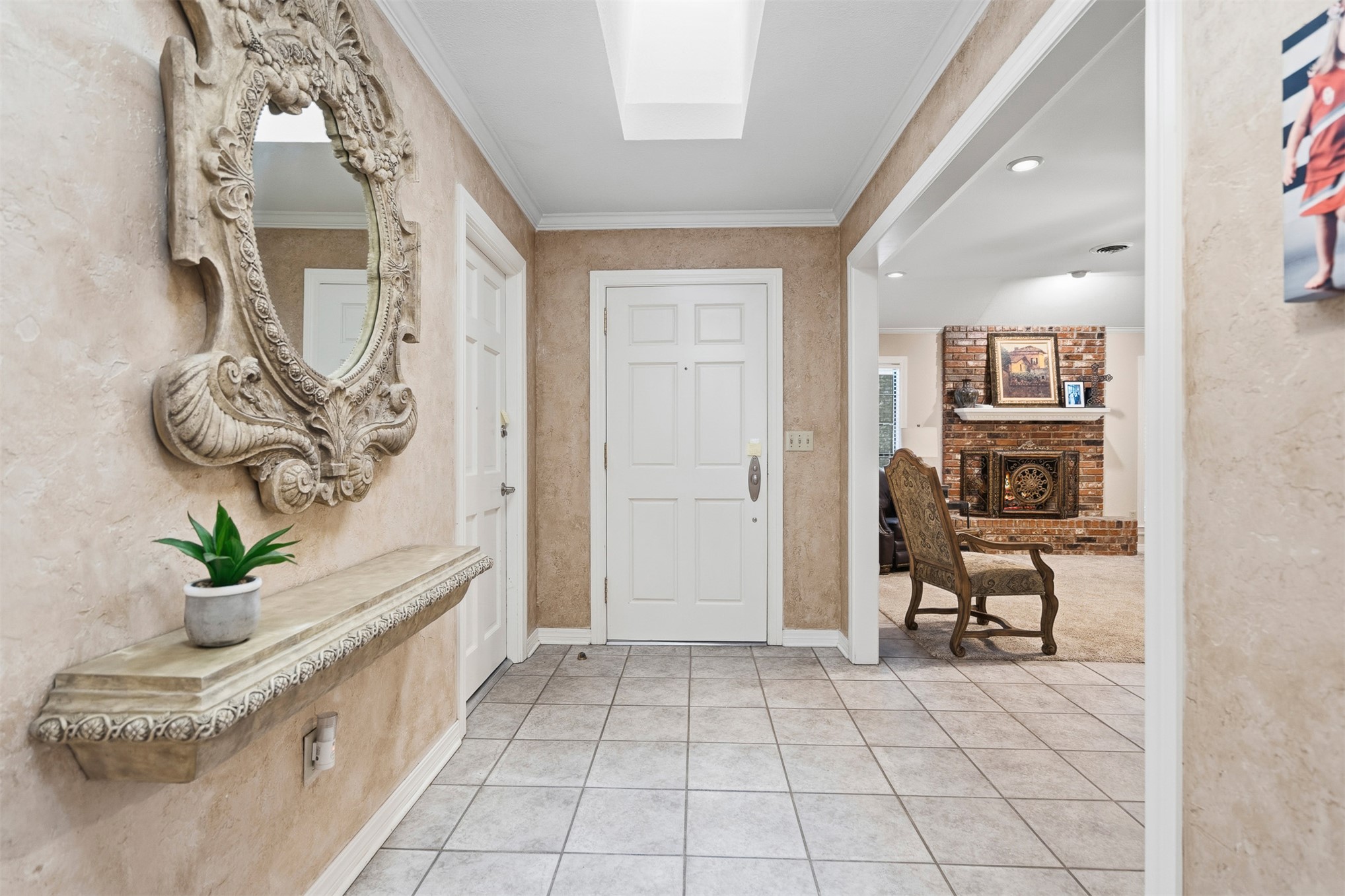 704 Rosewood Street Property Photo 4