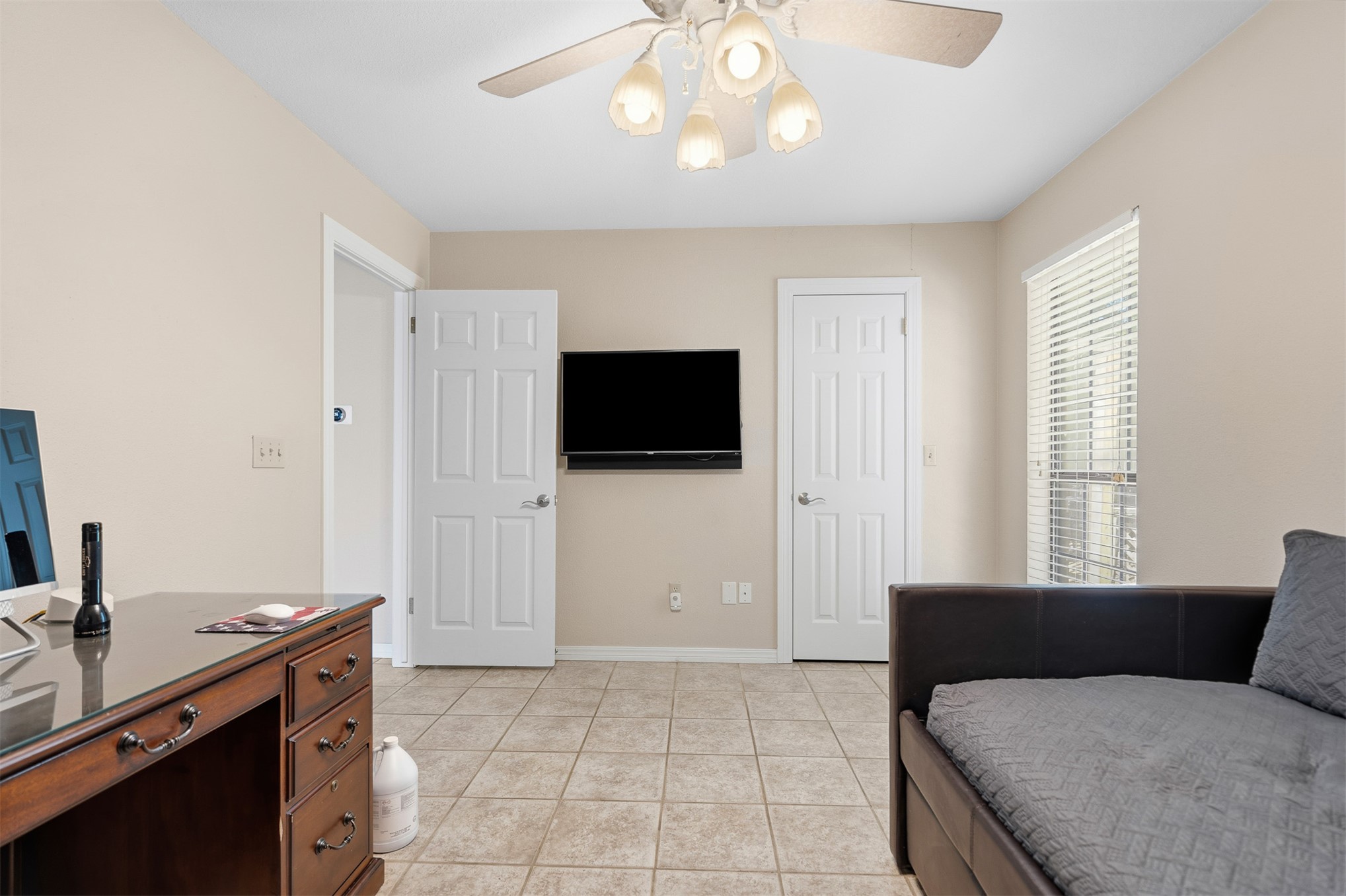 704 Rosewood Street Property Photo 23