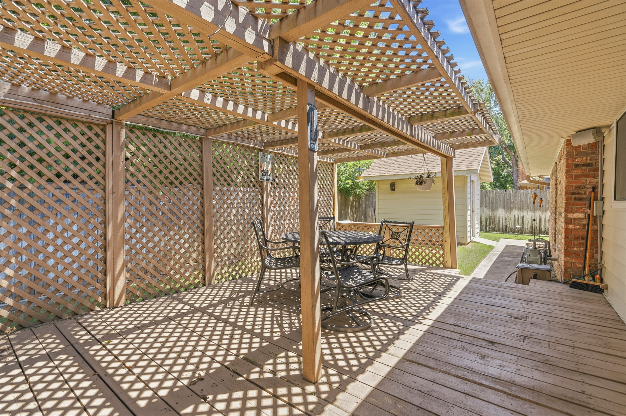 704 Rosewood Street Property Photo 27