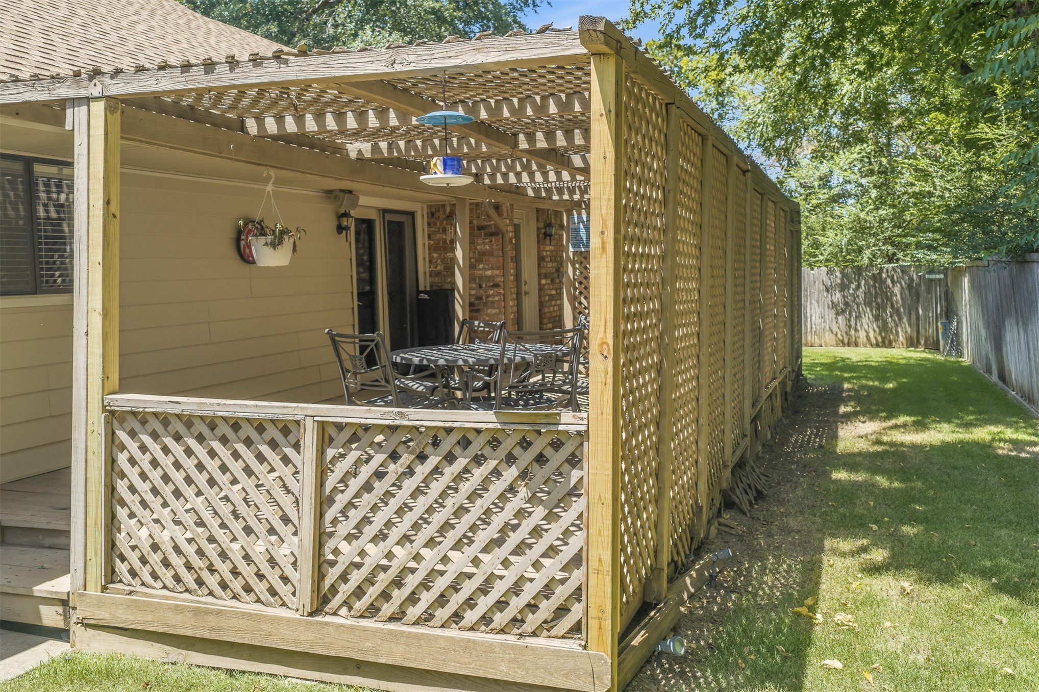 704 Rosewood Street Property Photo 28