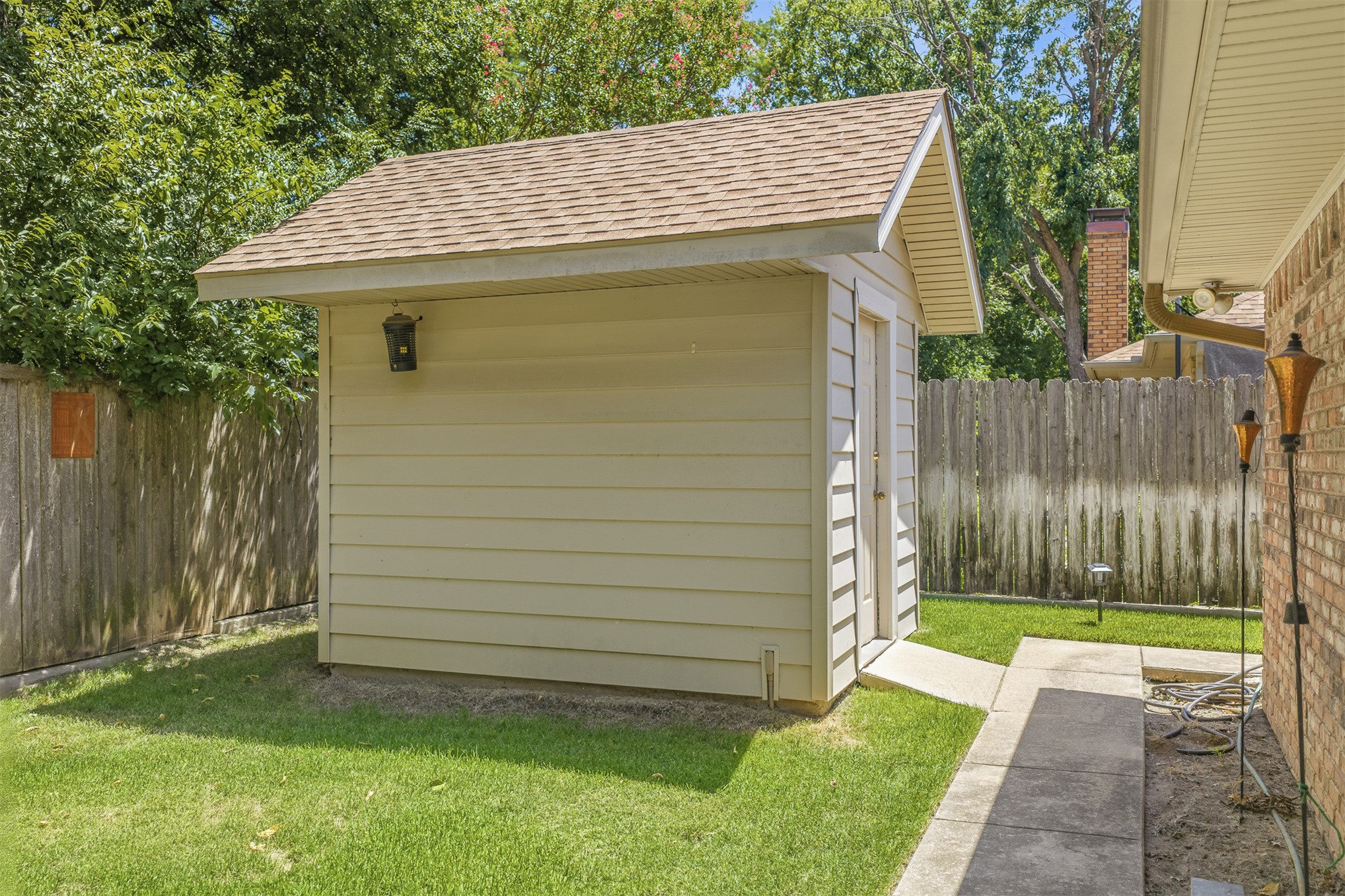 704 Rosewood Street Property Photo 31