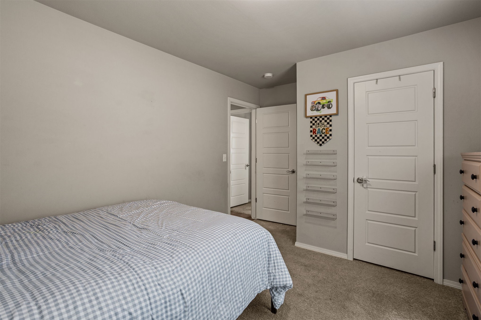 1901 E Winston Street Property Photo 18