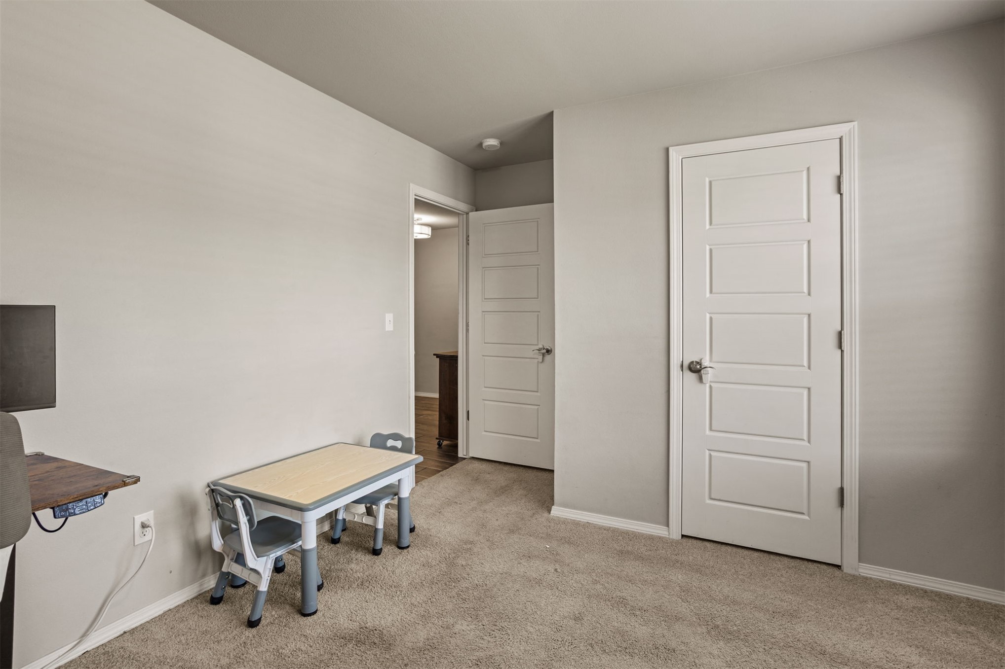 1901 E Winston Street Property Photo 23