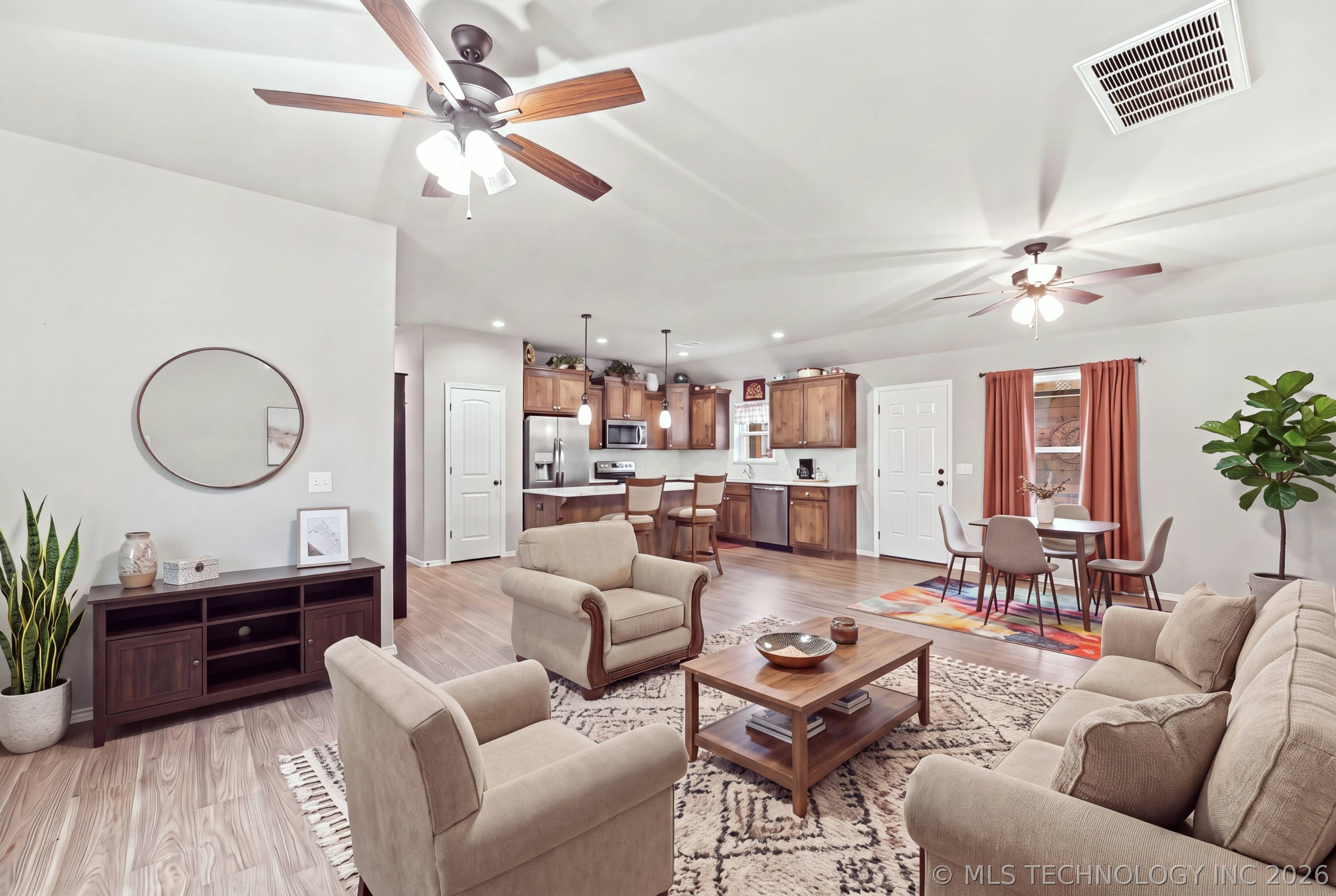 3 S Mayfield Street Property Photo 4