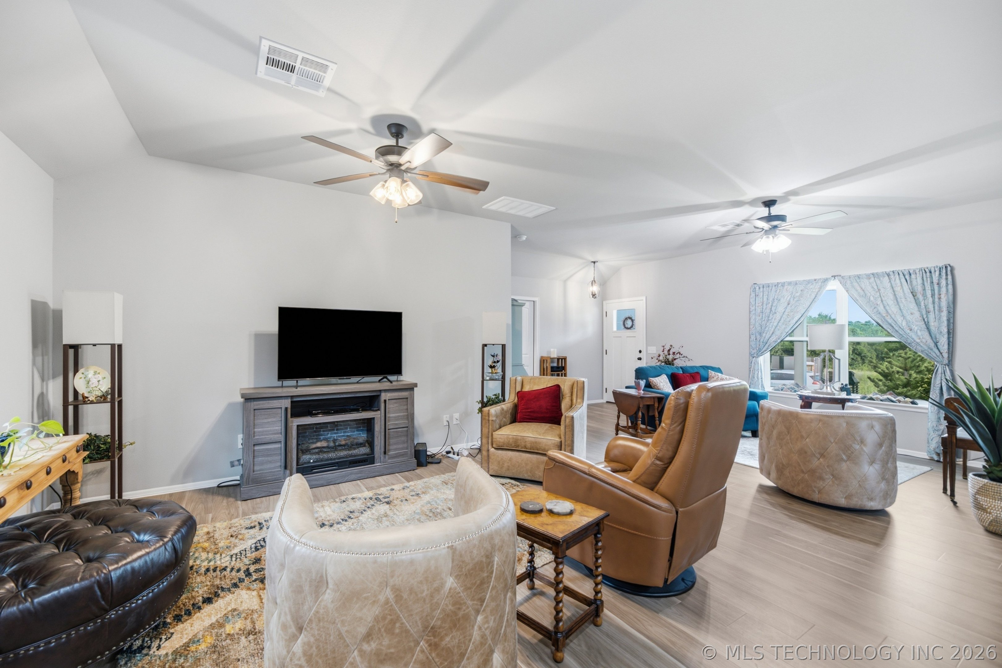 3 S Mayfield Street Property Photo 5
