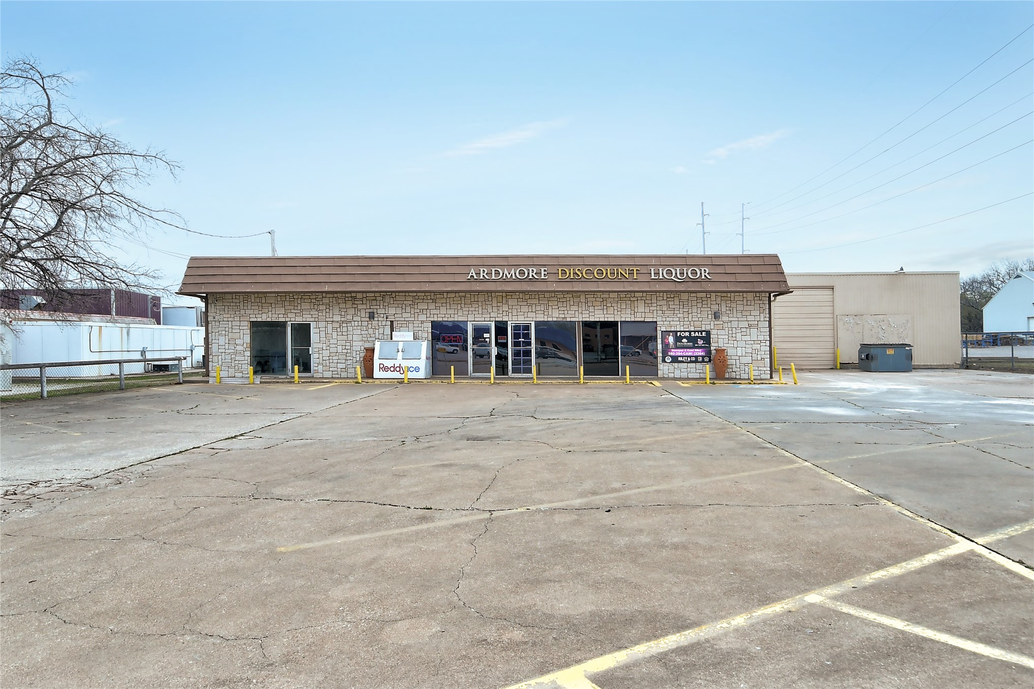 420 S Washington Street Property Photo 4