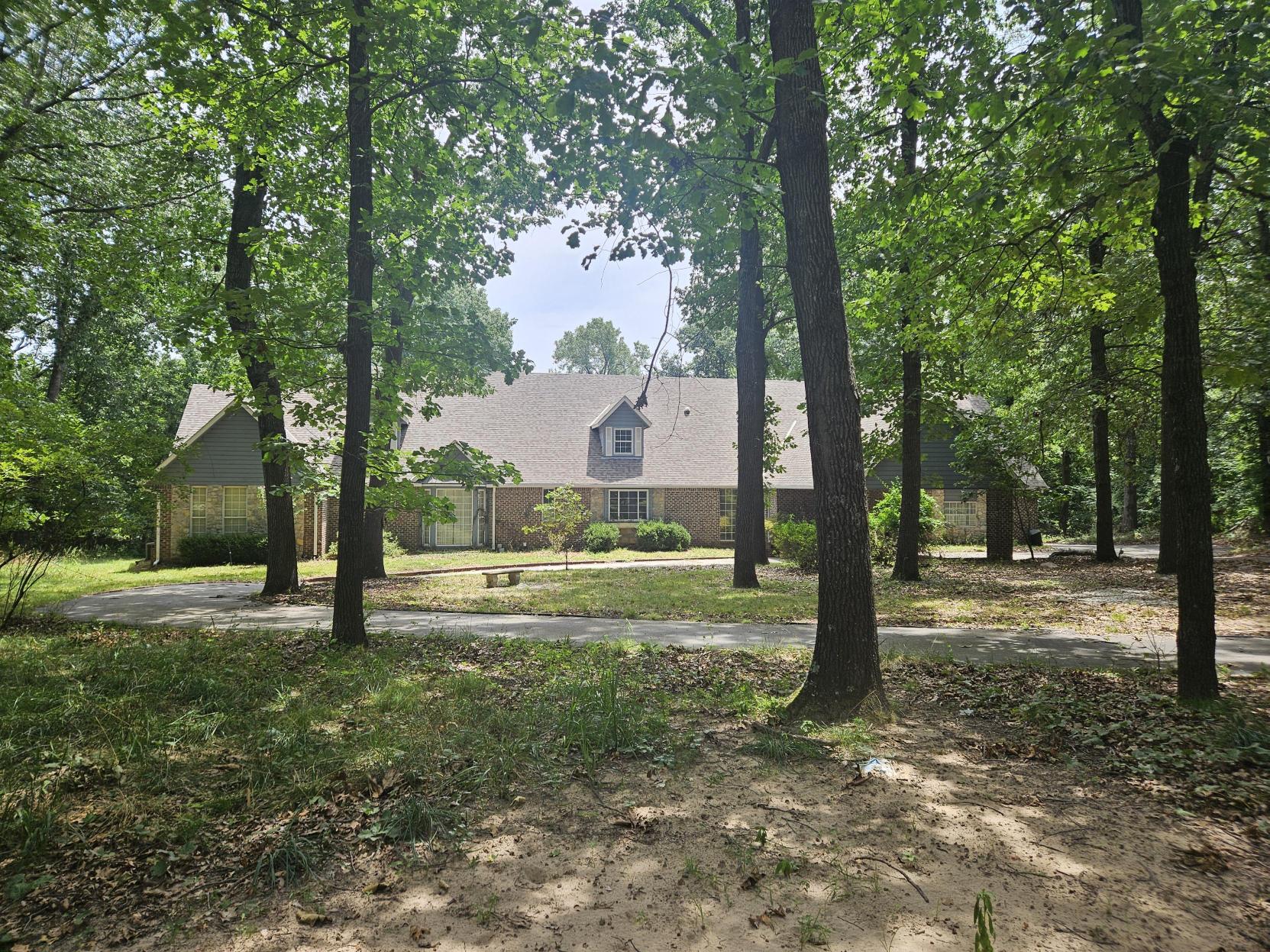 1403 N Maple Avenue Property Photo 4