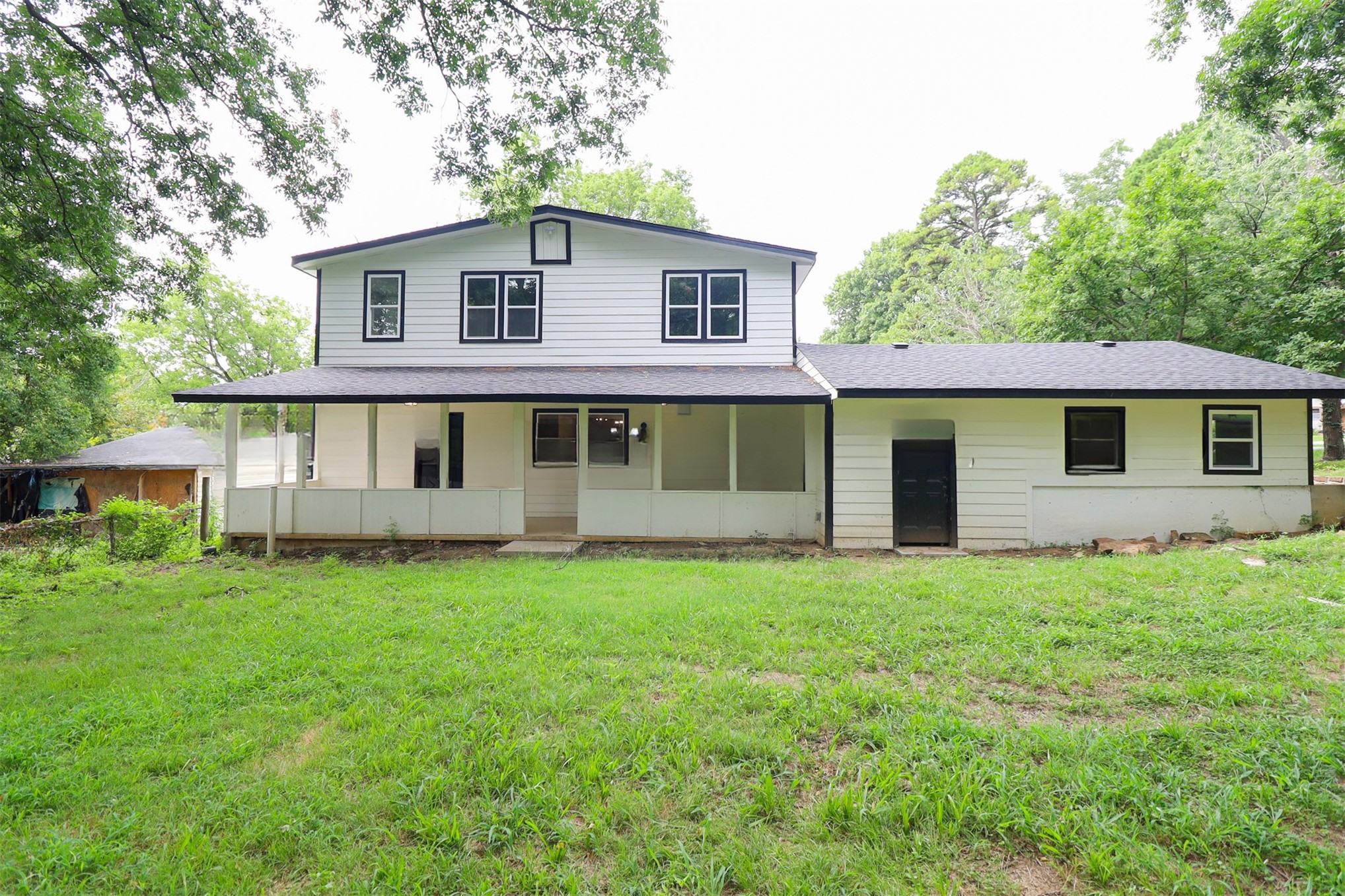 1516 W School Street Property Photo 5