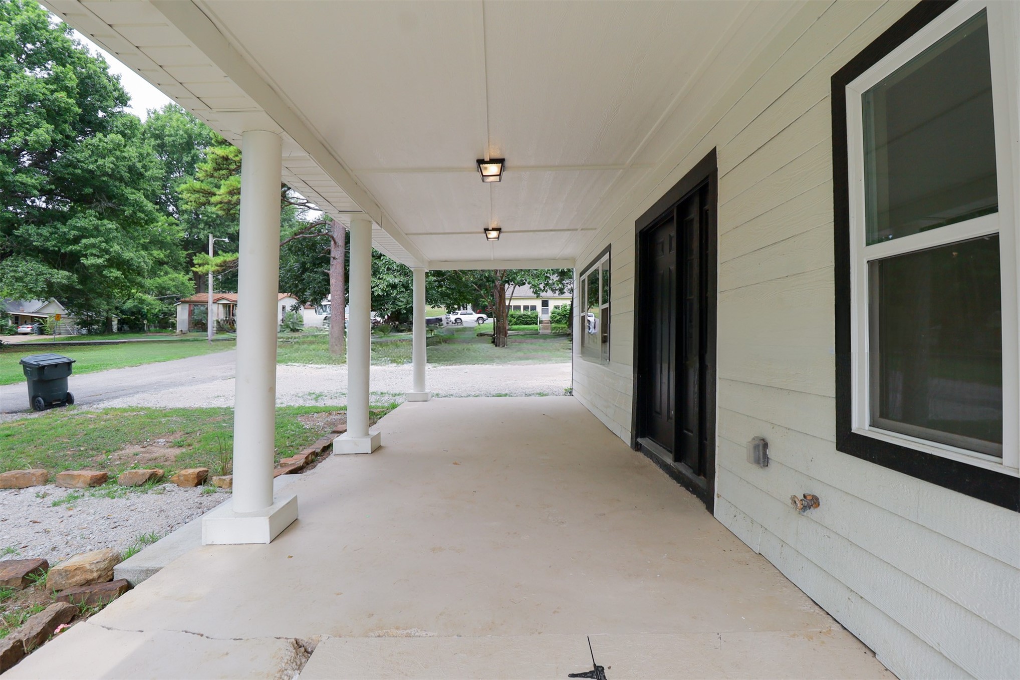 1516 W School Street Property Photo 8
