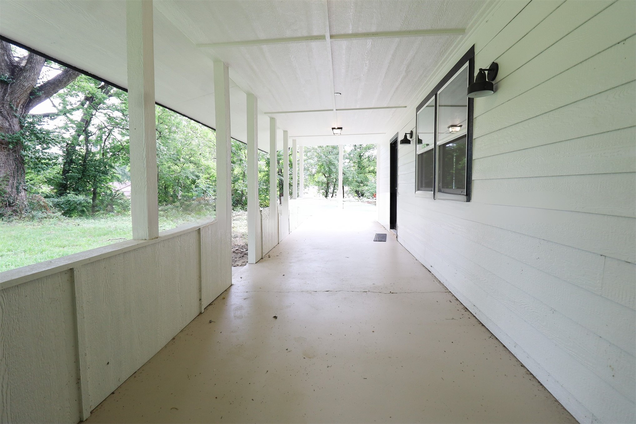 1516 W School Street Property Photo 9