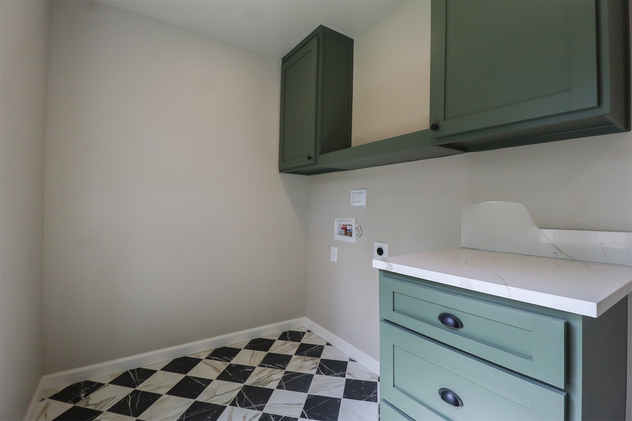 1516 W School Street Property Photo 23