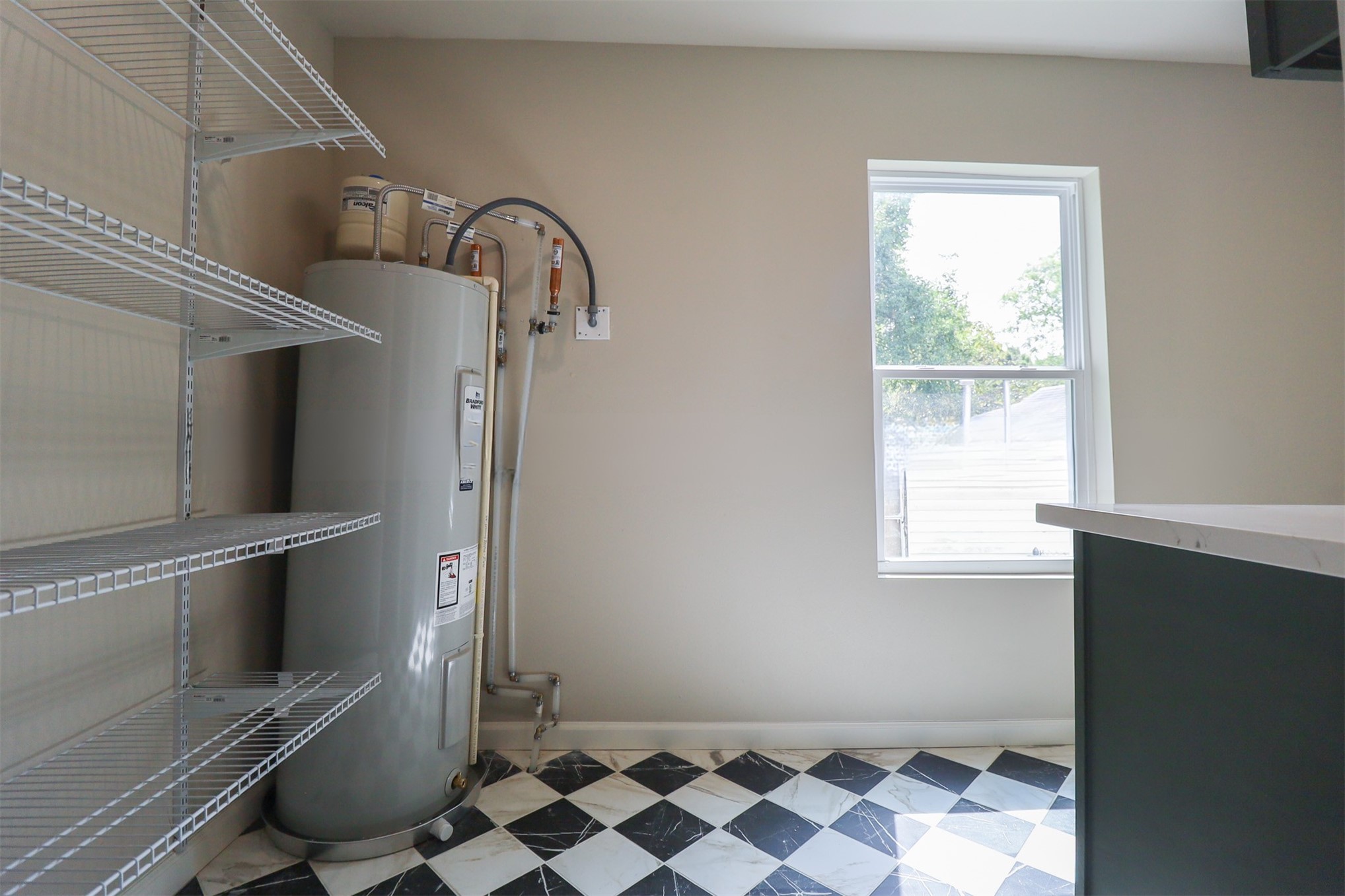 1516 W School Street Property Photo 29