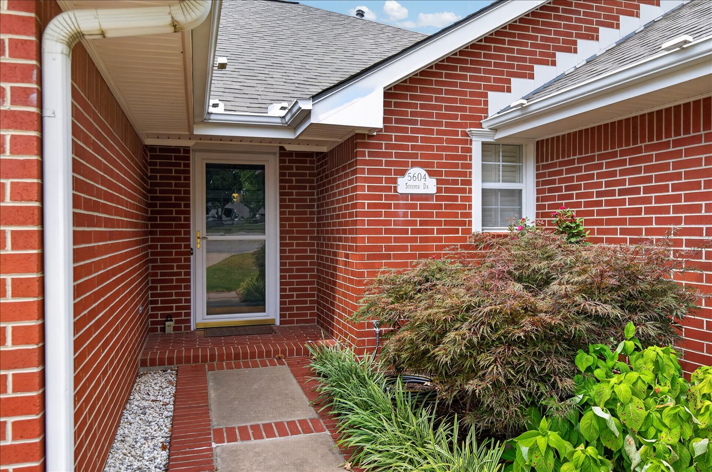 5604 Steeper Drive Property Photo 3