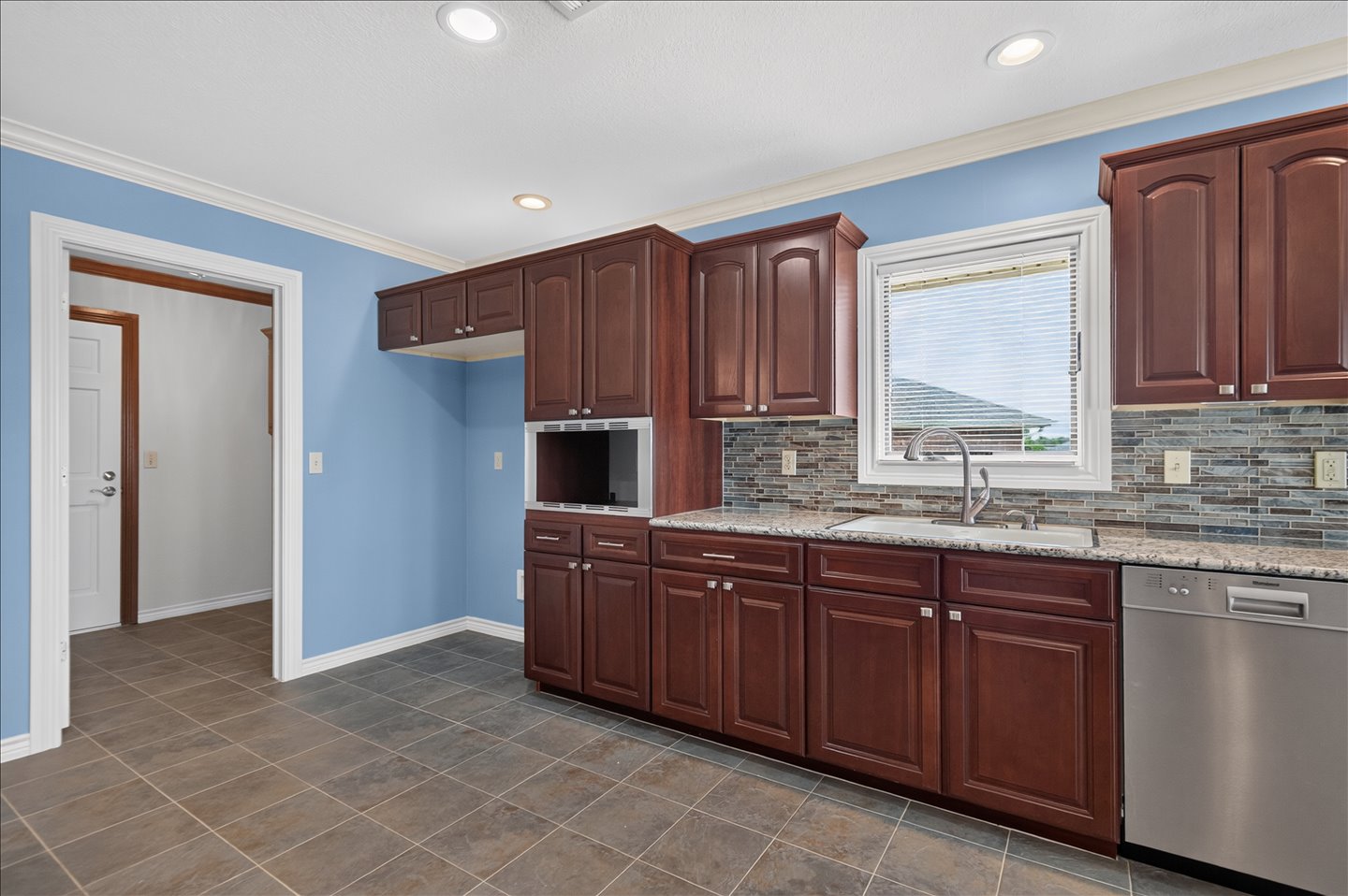 5604 Steeper Drive Property Photo 15