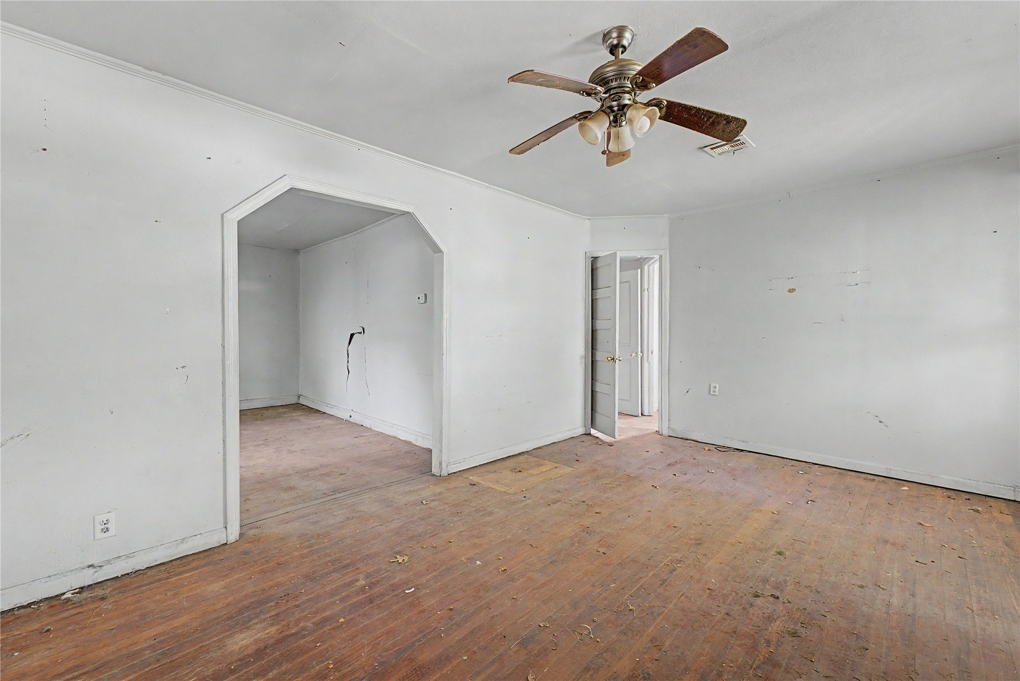 5021 S 30th Avenue Property Photo 3