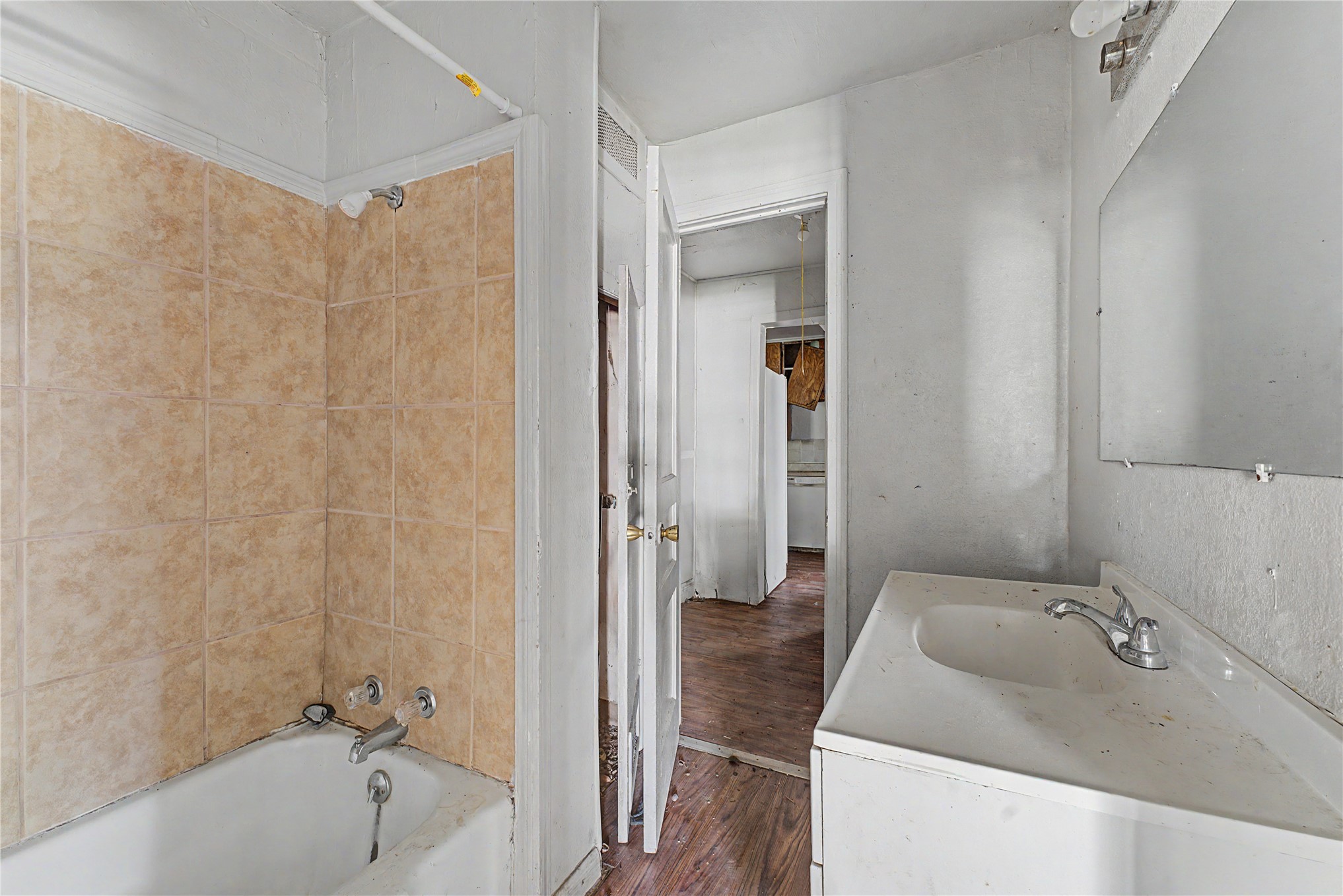 5021 S 30th Avenue Property Photo 8