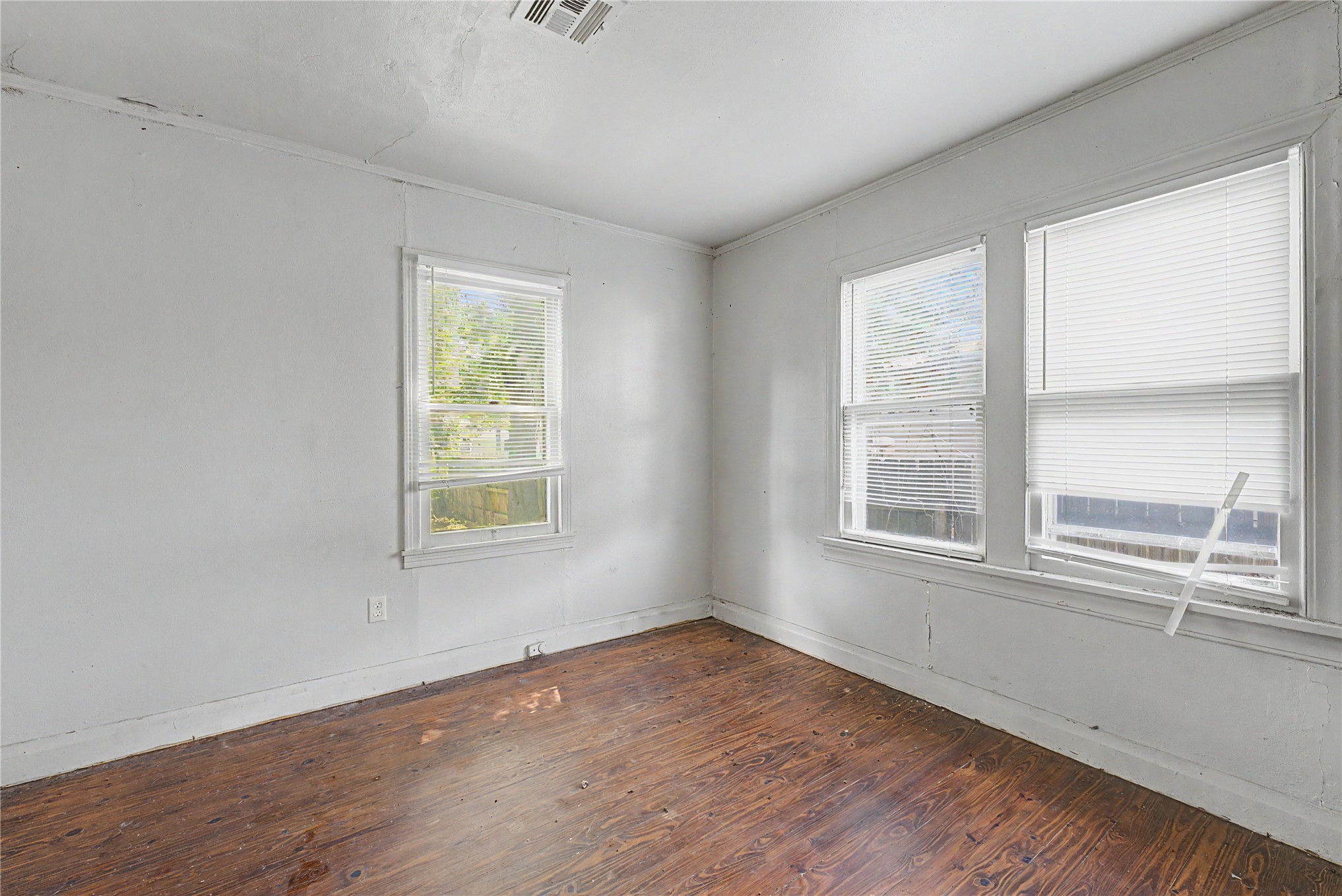 5021 S 30th Avenue Property Photo 13
