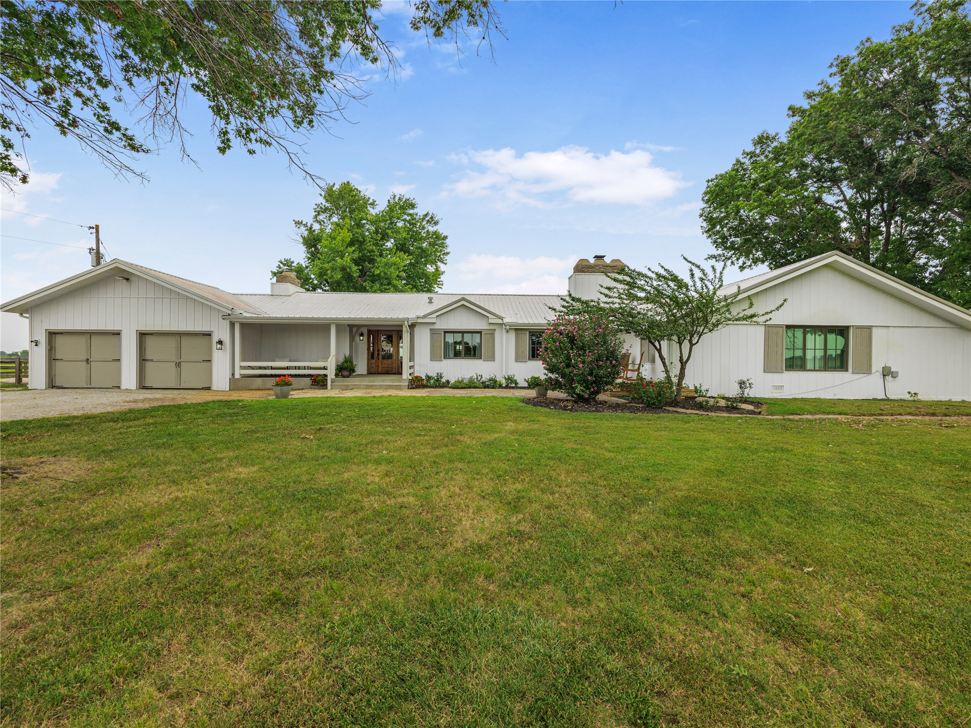 3947 E 340 Road Property Photo 2