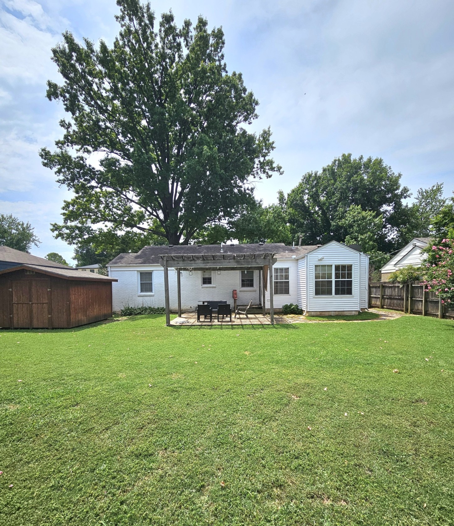 137 E 35th Street Property Photo 14