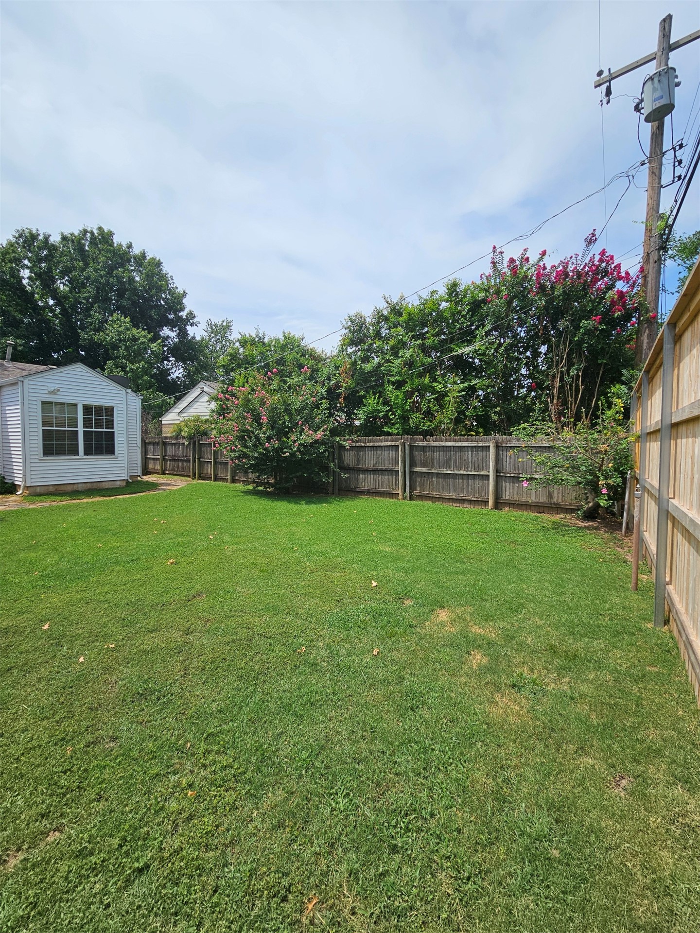 137 E 35th Street Property Photo 16