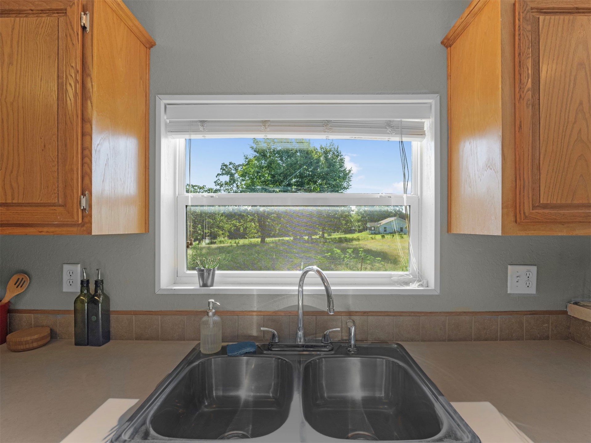 433732 E 265 Property Photo 12