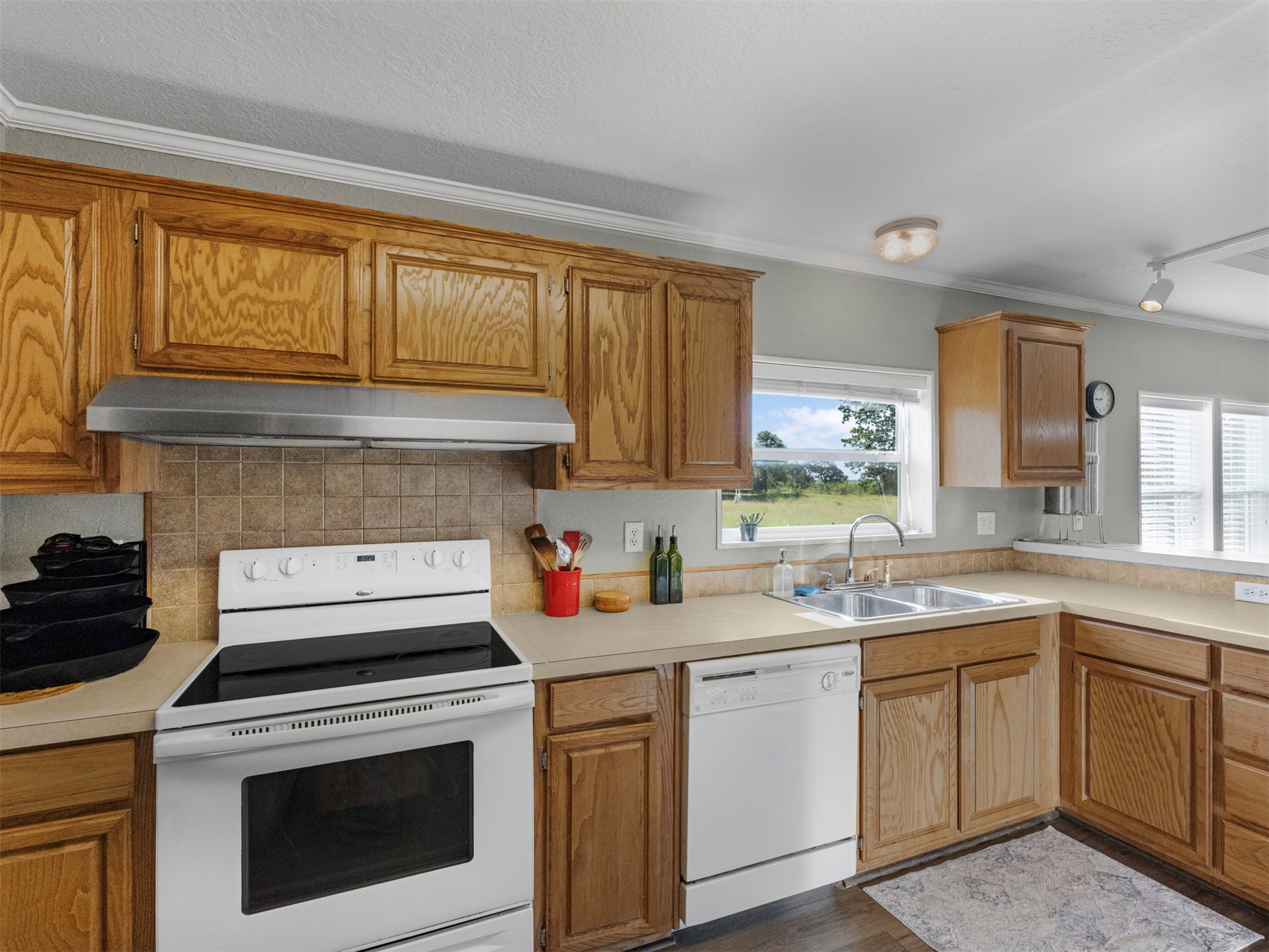 433732 E 265 Property Photo 13