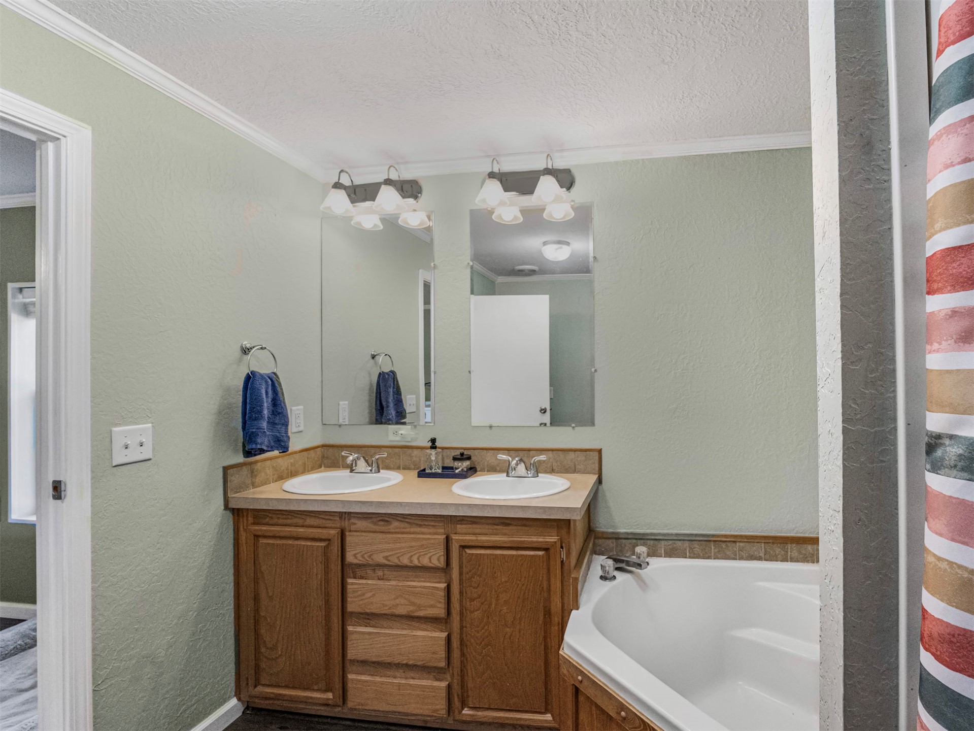 433732 E 265 Property Photo 21