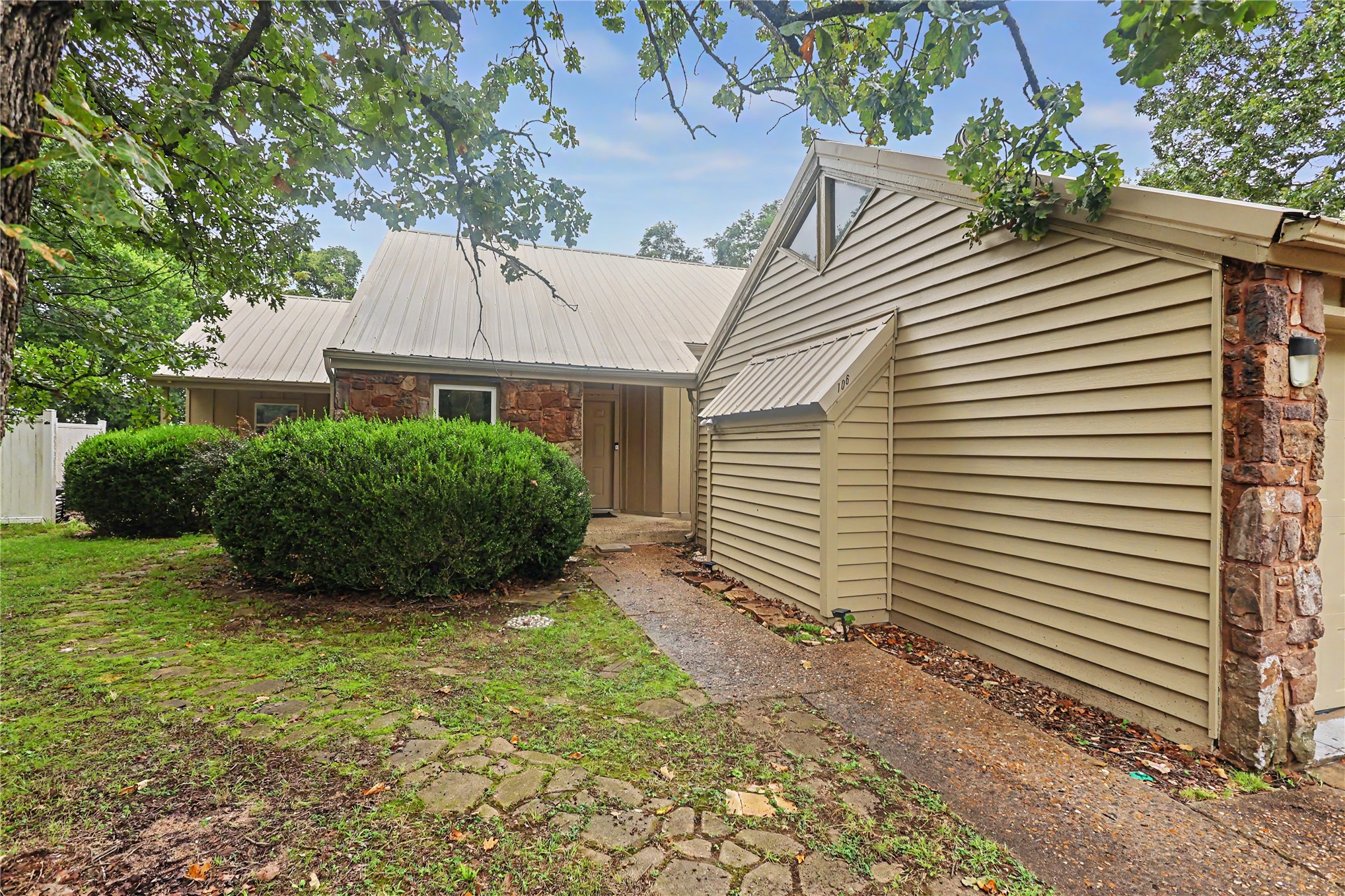 106 Summit Ridge Drive Property Photo 4