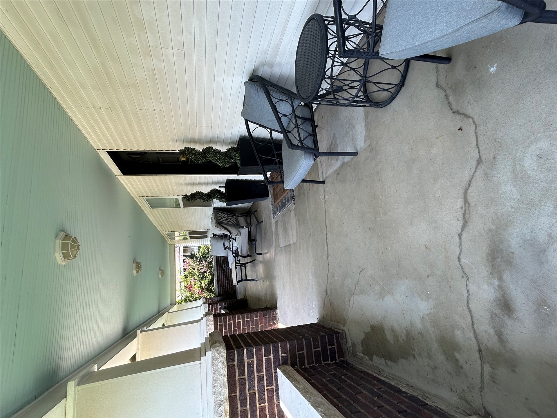 415 E 7th Street Property Photo 4