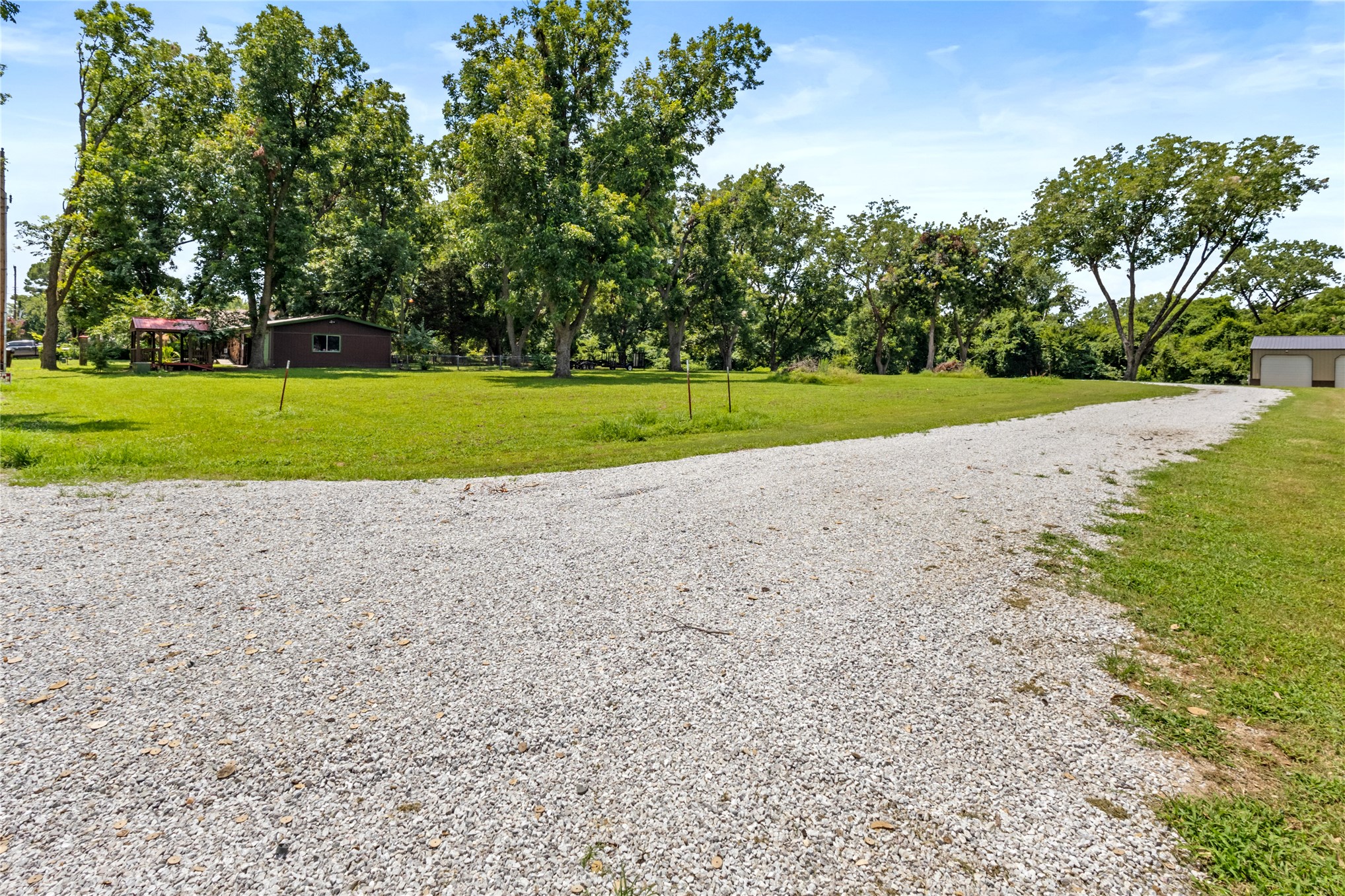 1 Saltsman Lane Property Photo 1