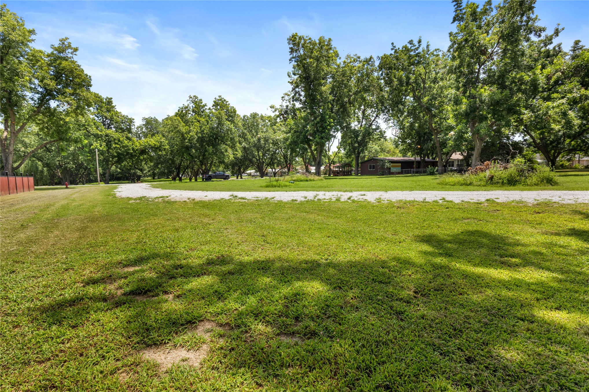 1 Saltsman Lane Property Photo 3