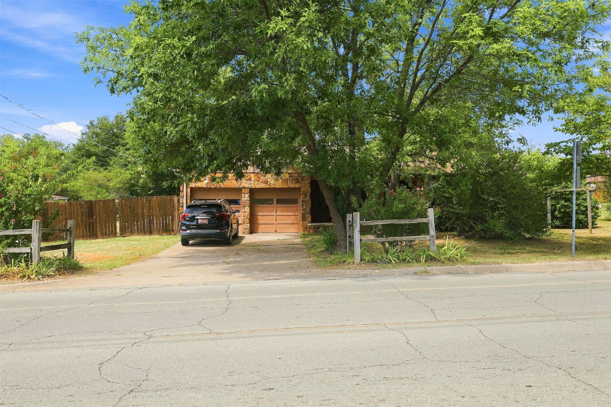 1733 E 13th Street Property Photo 2